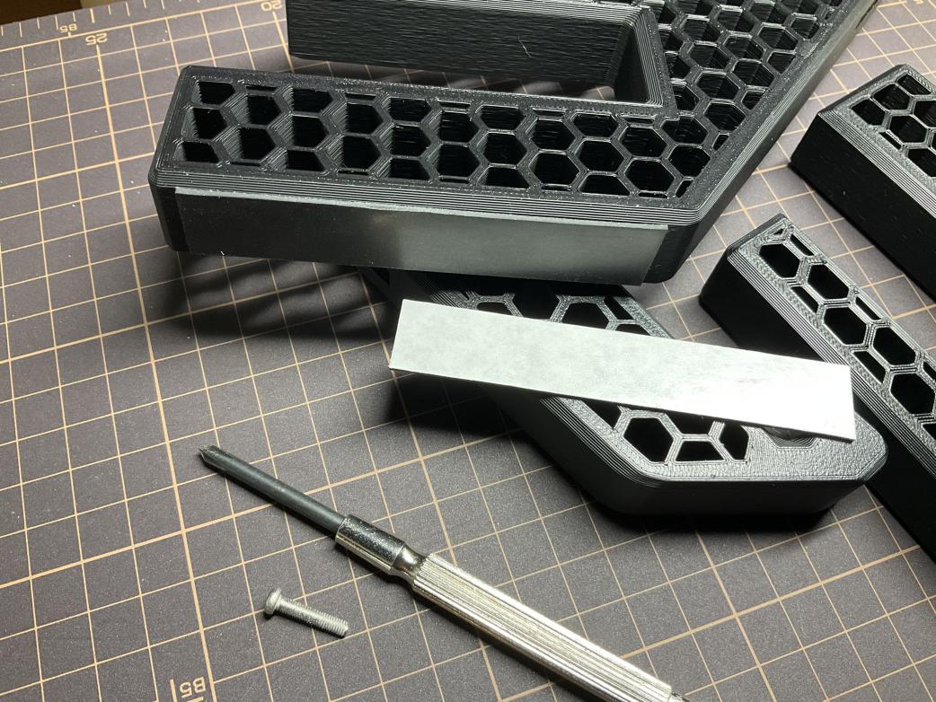 shelf stand for mobile monitor - photo 2
