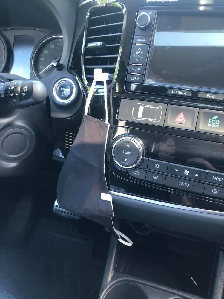 Mask Clip for Car Vent