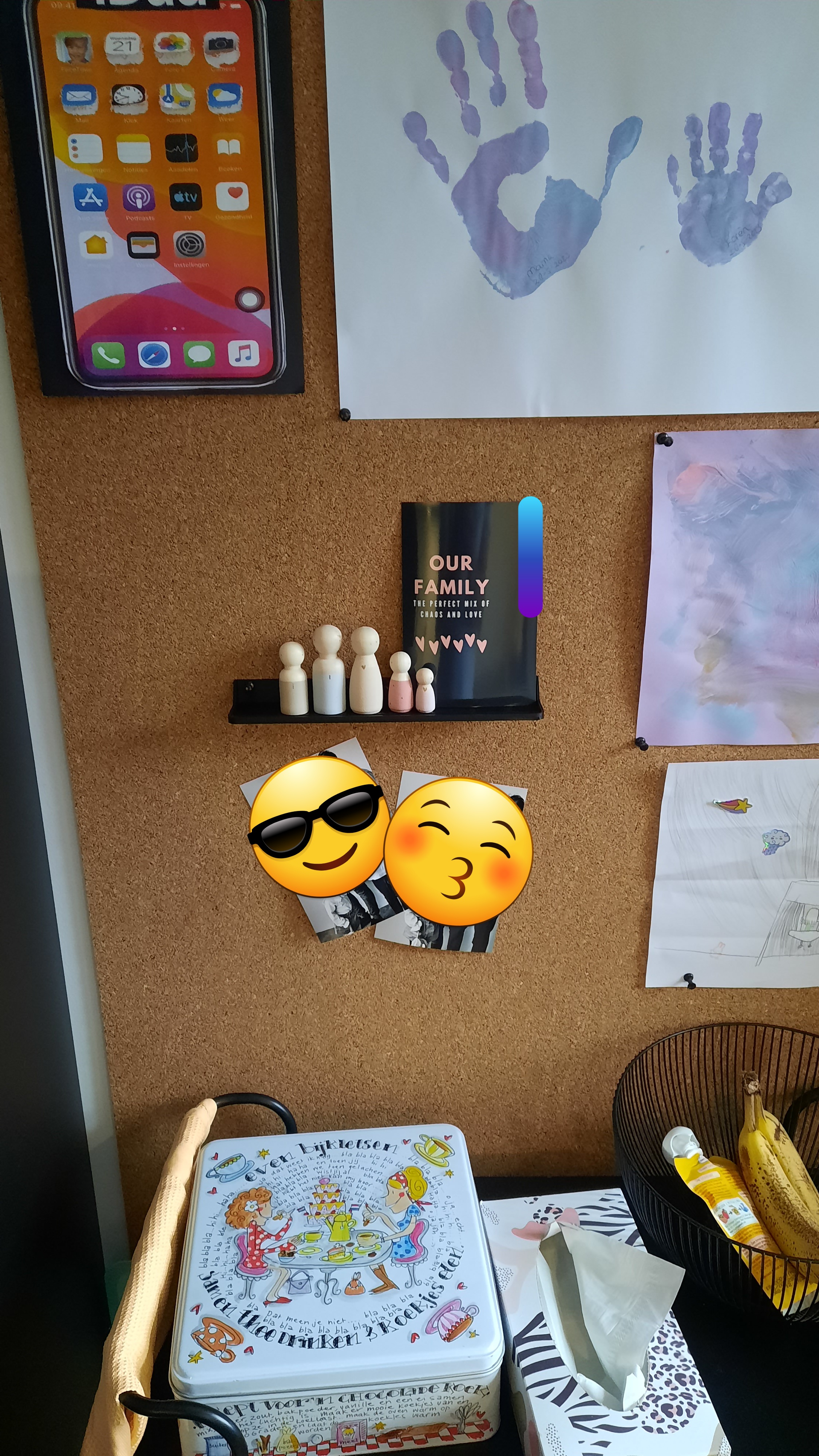 Corkboard/Corkwall shelf. Using regular pushpins. - photo 3