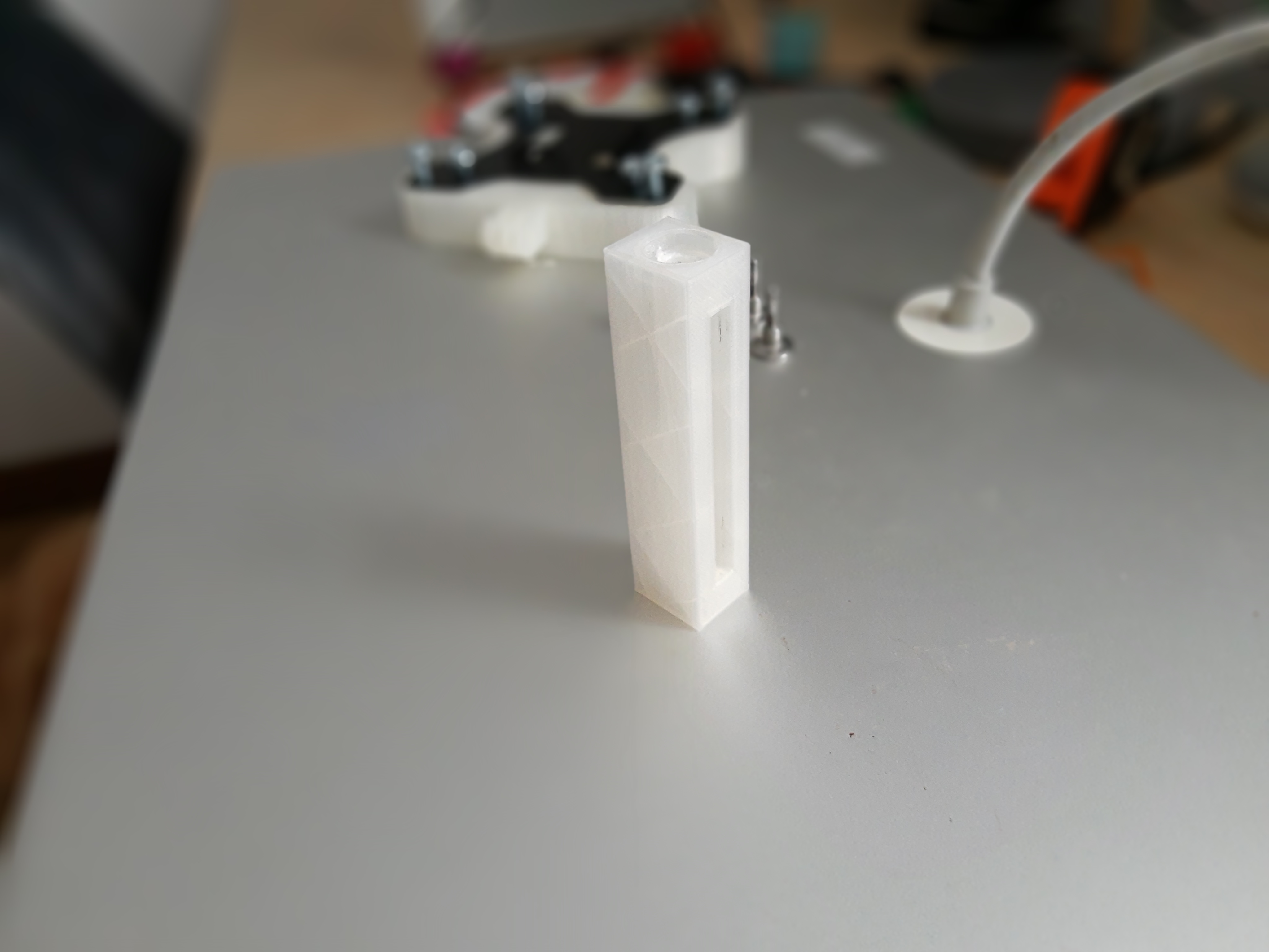 20" and 23" Apple Cinema Display VESA adapter - photo 4