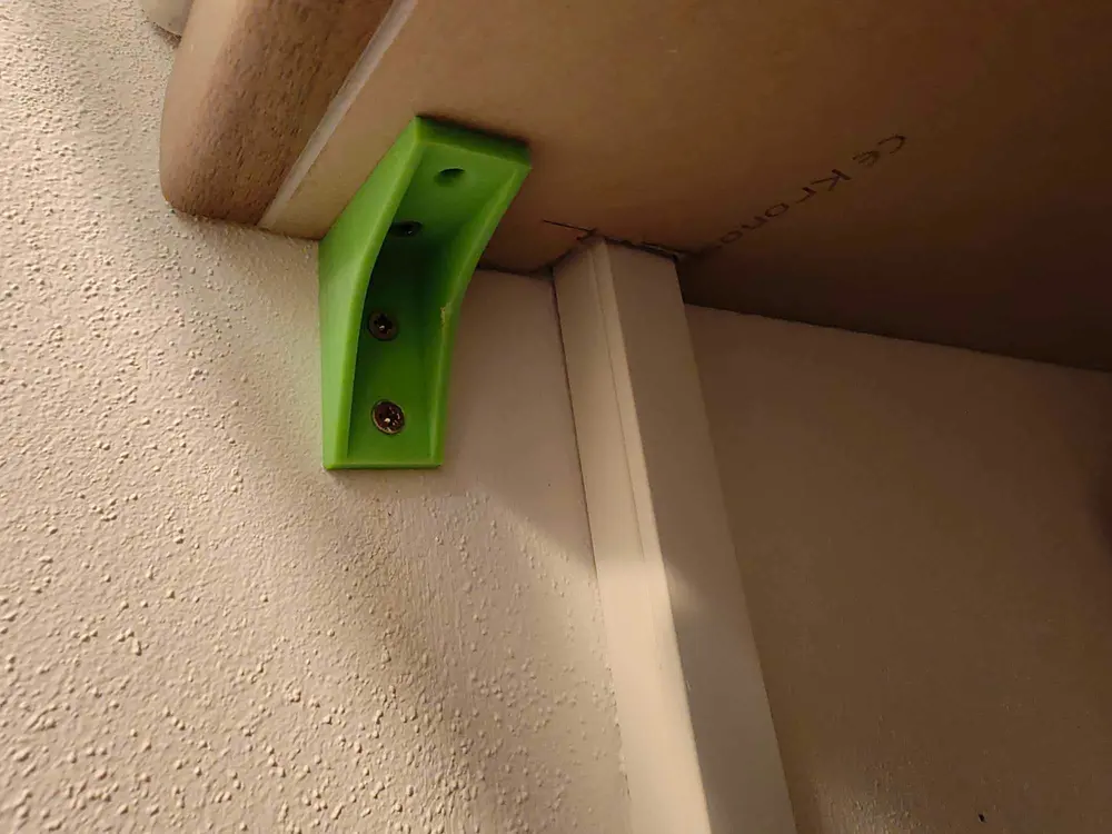 Corner bracket