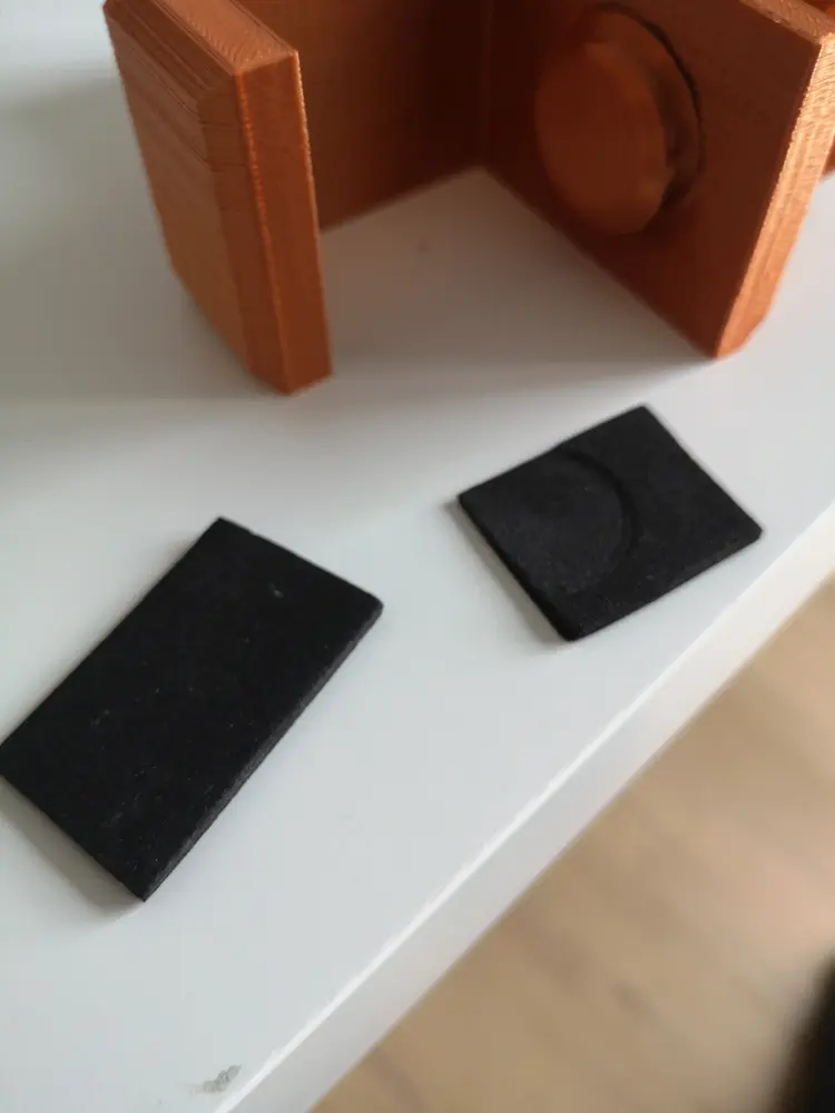 Headphone hook / SD card holder - photo 2