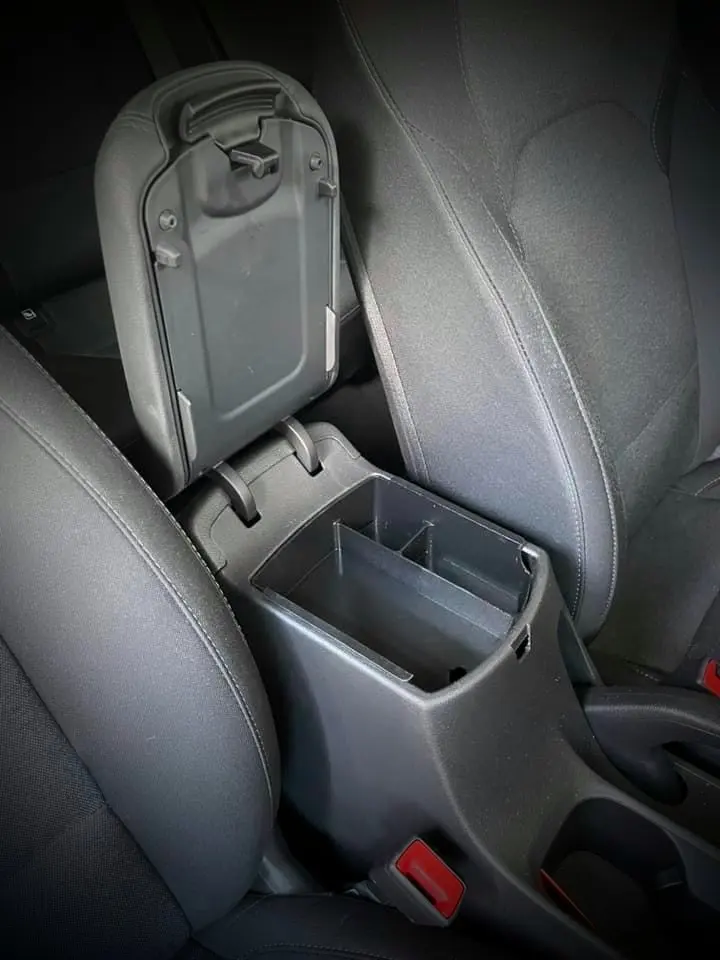 Hyundai i30 2 Car Armrest Box Storage V2 - photo 2