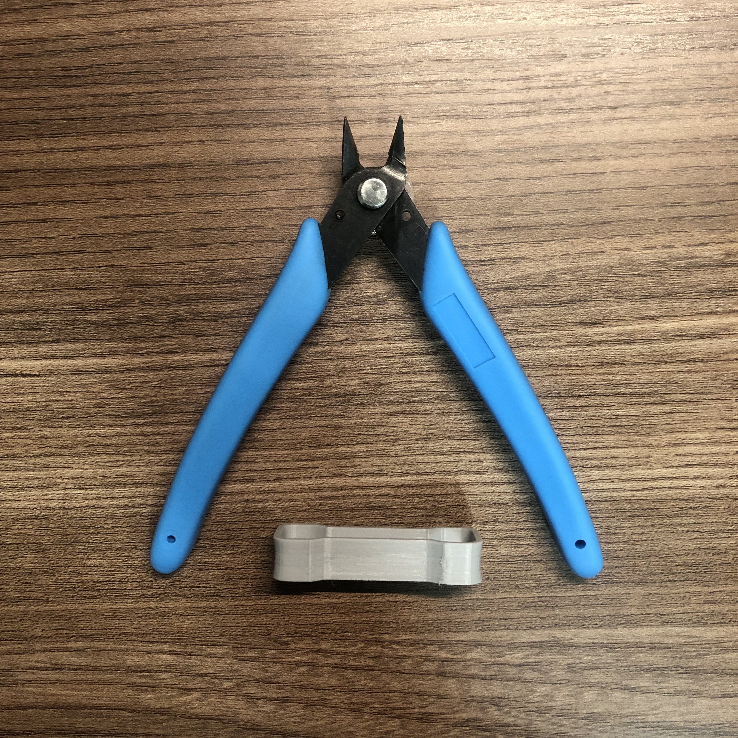 Clip to close cutting pliers - photo 3