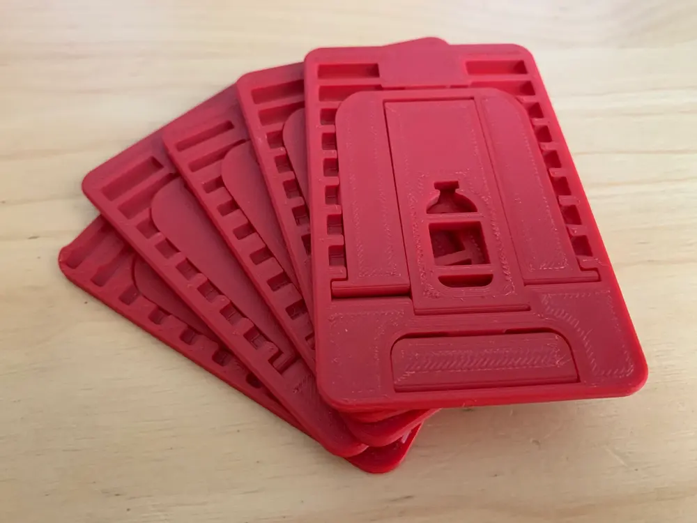 Credit card sized foldable mobile stand - photo 2