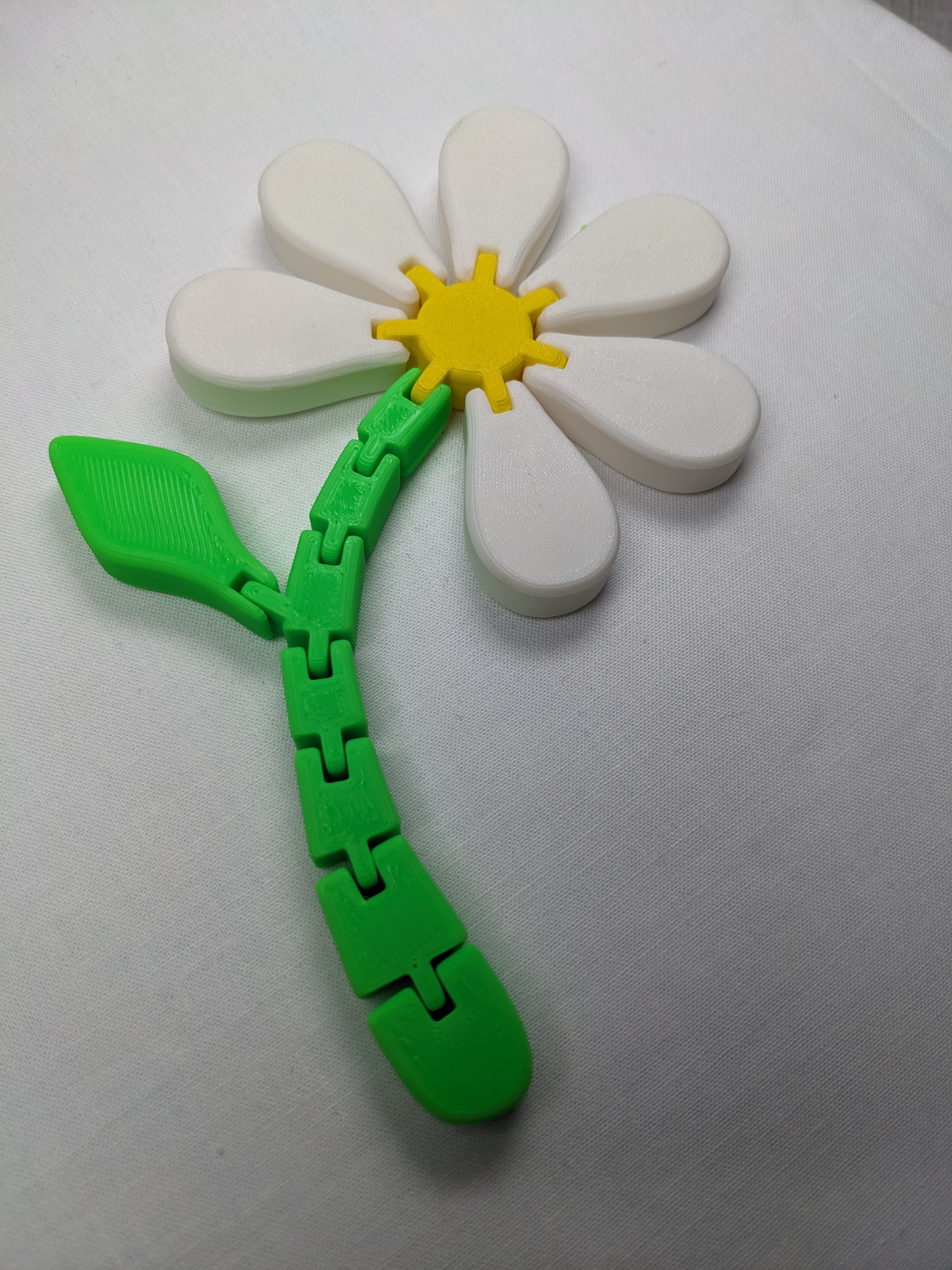 Articulating Flexi Fidget Daisy Flower Toy - photo 2