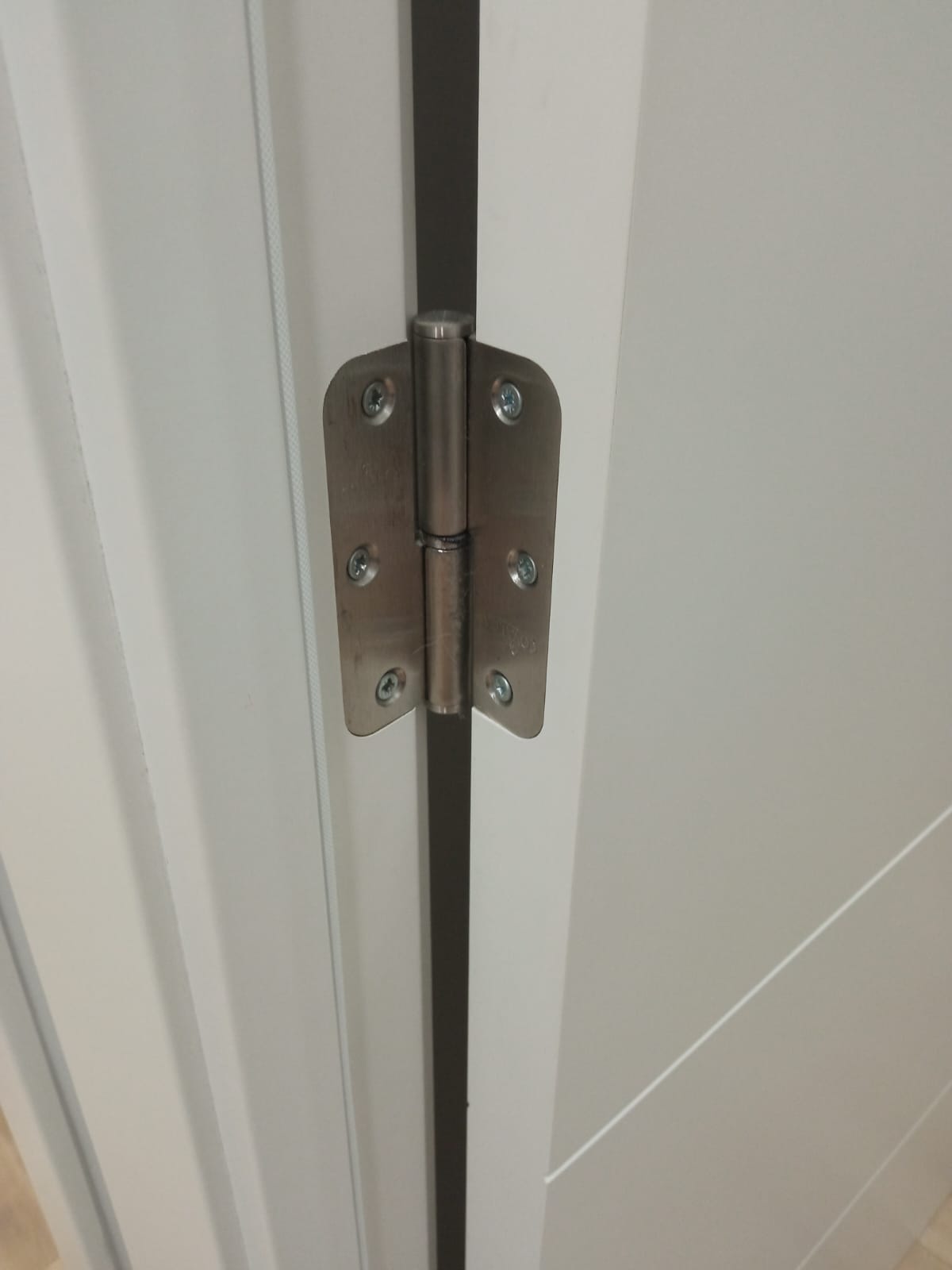 Door stop on hinge full open - photo 3