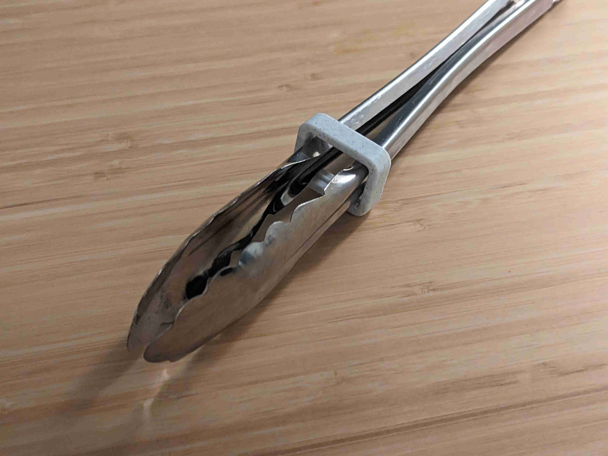 Tongs Retaining Clip - photo 2