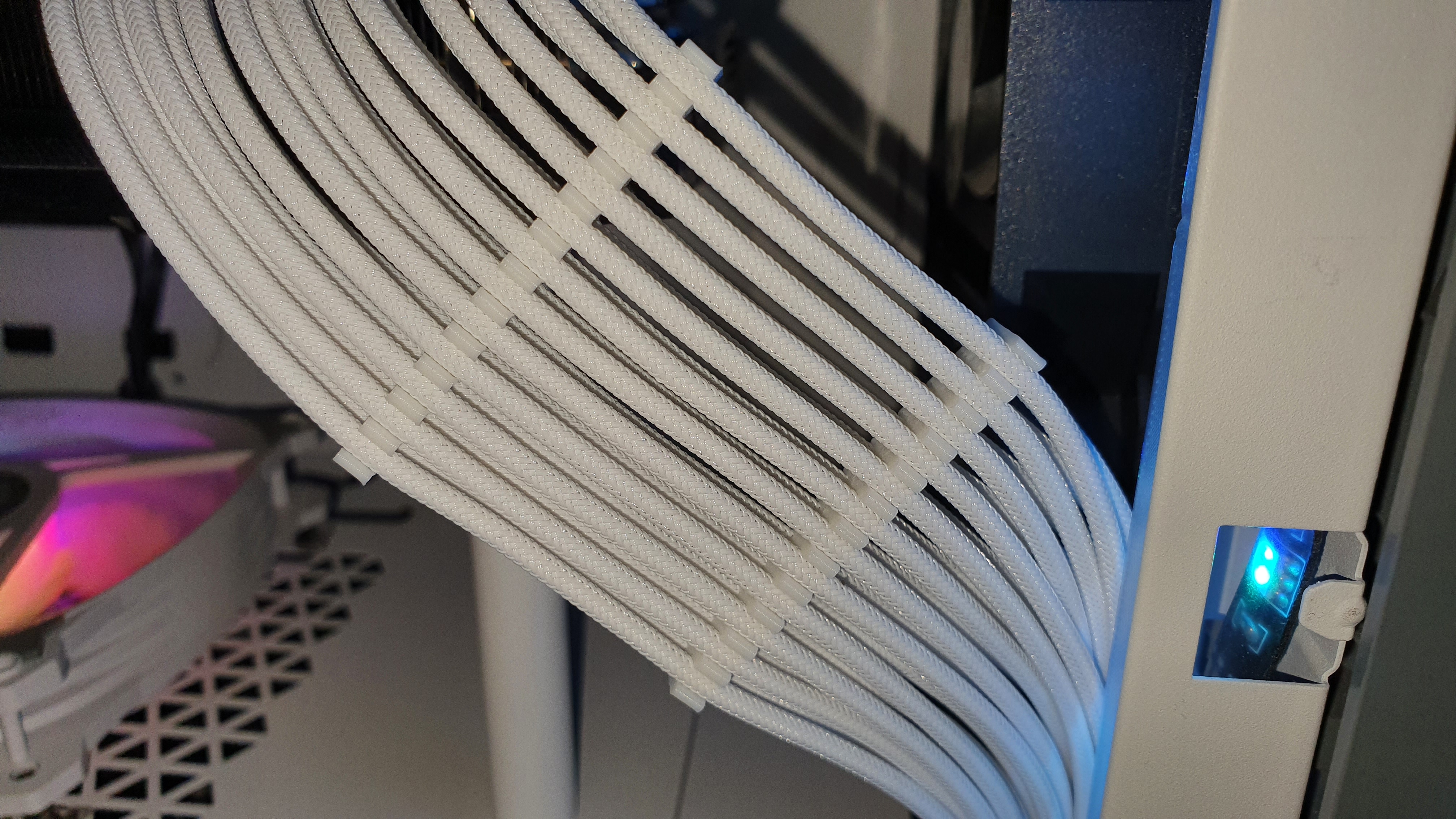 Invisible GPU Cable Comb for braided cable extensions 4X2, 8X2, 12X2 (fits 24pin too) - photo 2