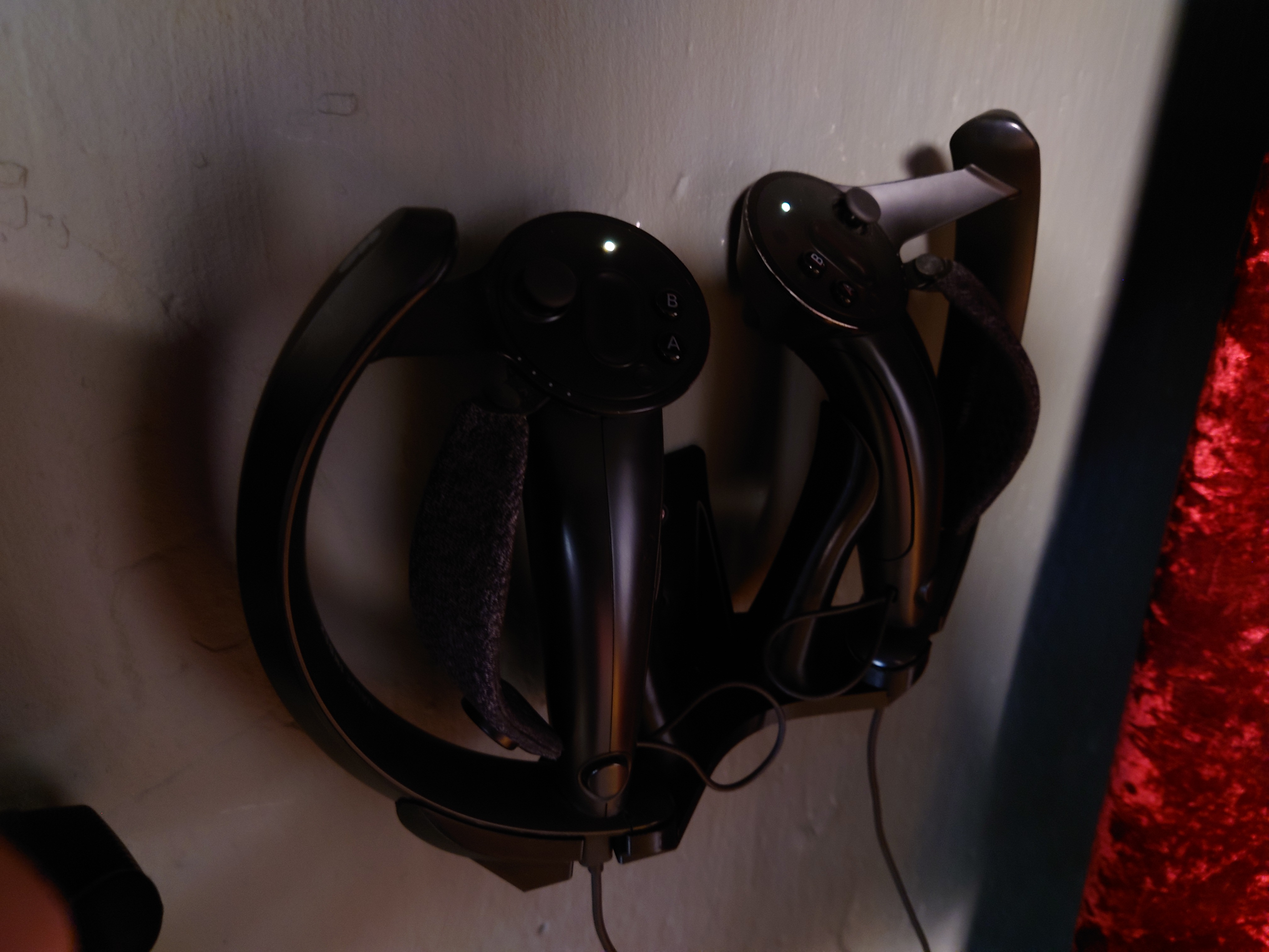 Valve Index HDM + Controllers Wall mount - photo 4