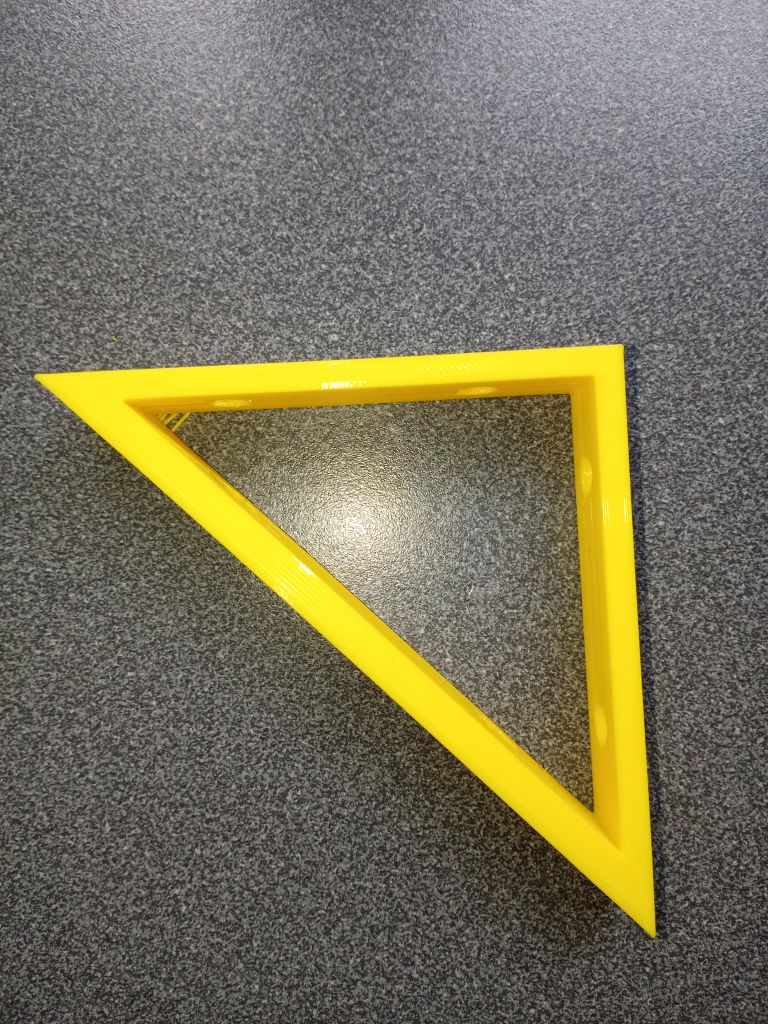 Small 90 degree shelf bracket