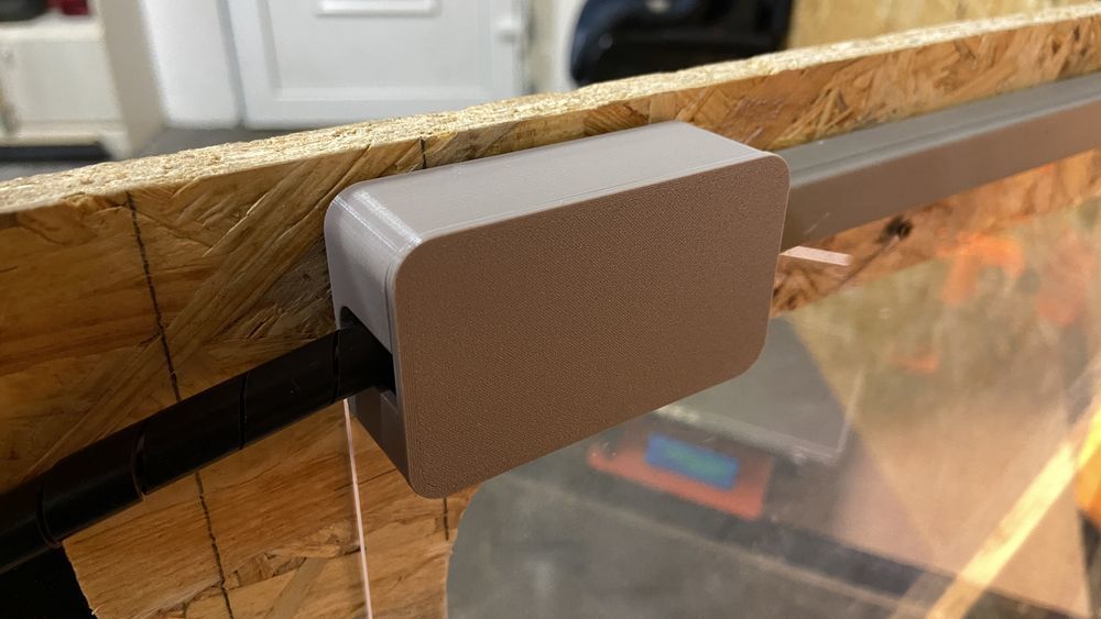 Cable box with snap fit - photo 3