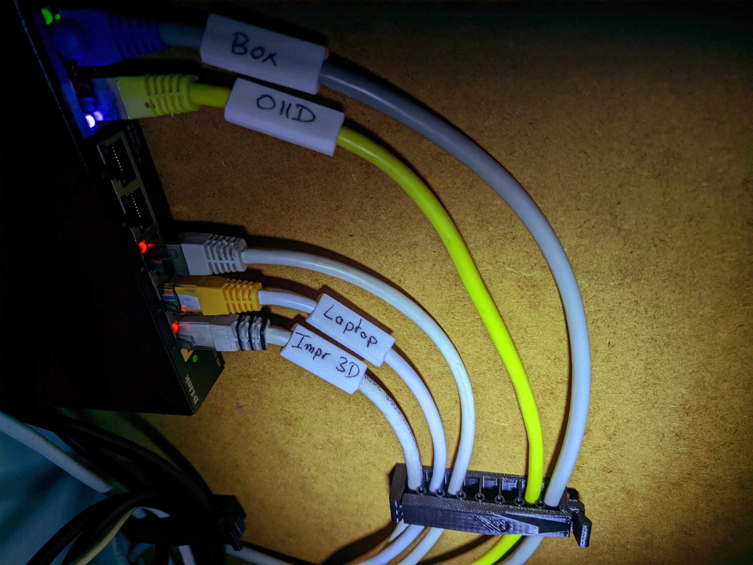Hinged Cable Clip for 8 cables (ethernet) - photo 2