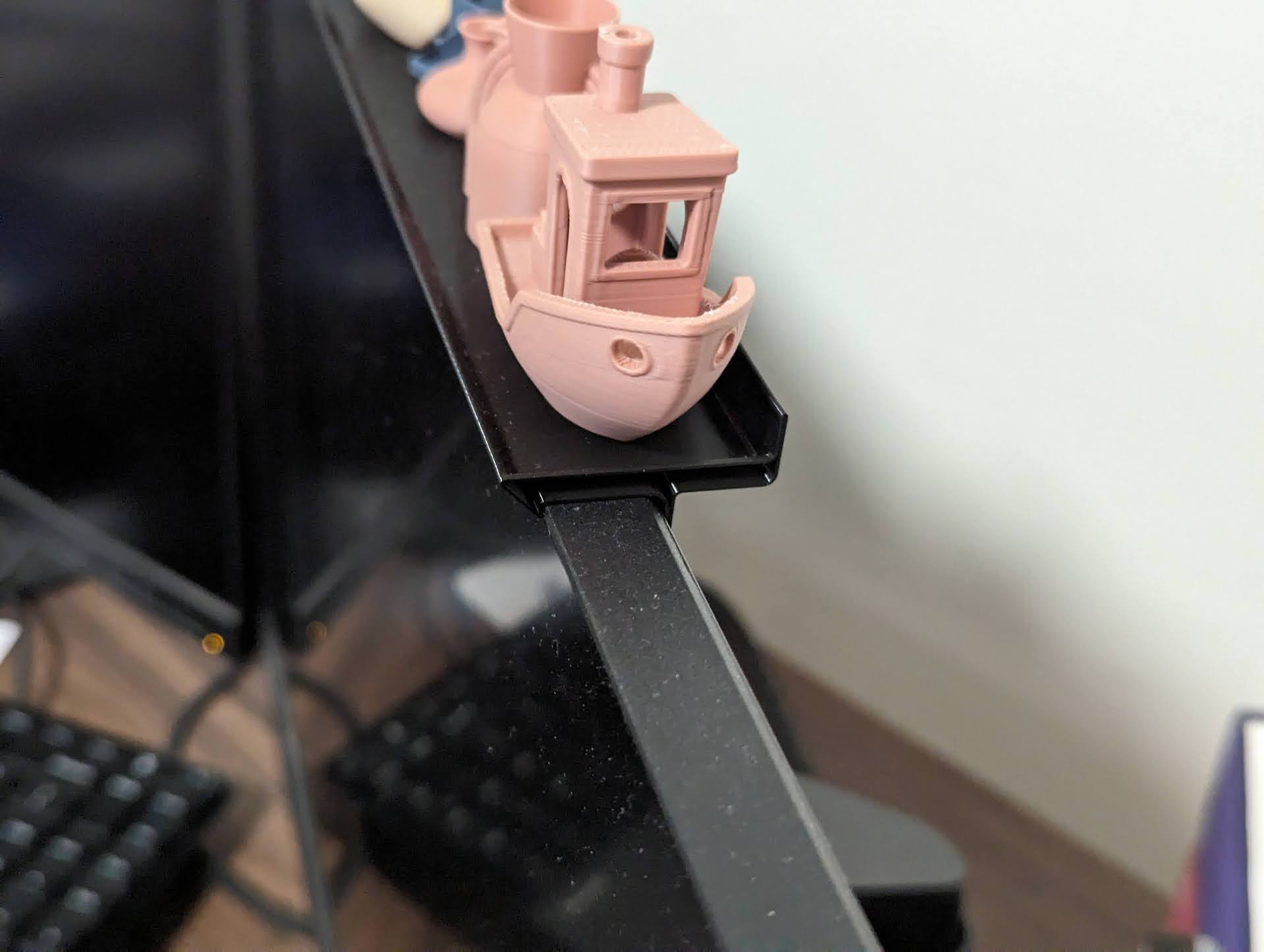 Vase mode monitor shelf - photo 2