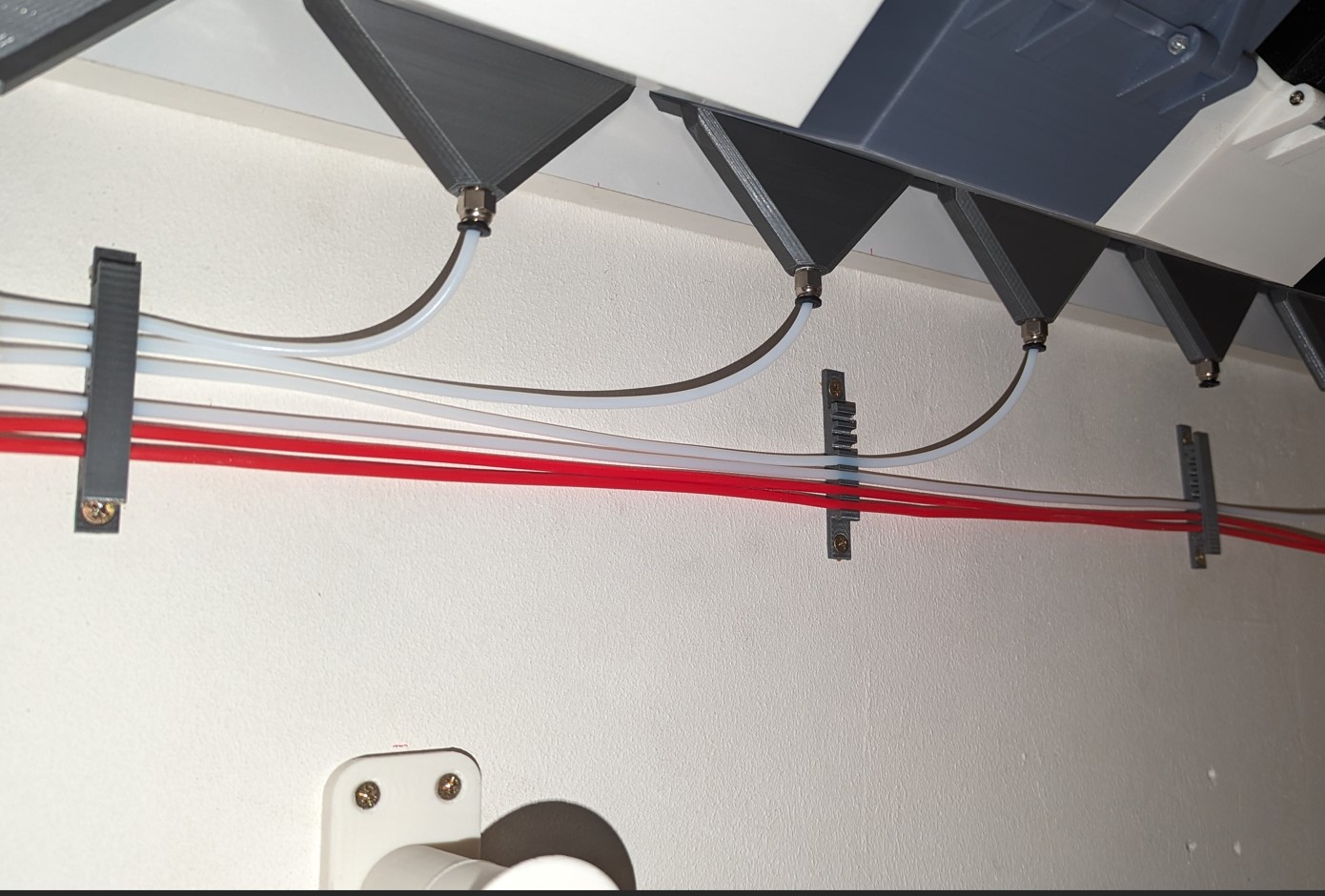 4-8 PTFE tube 4mm wall mount - photo 2