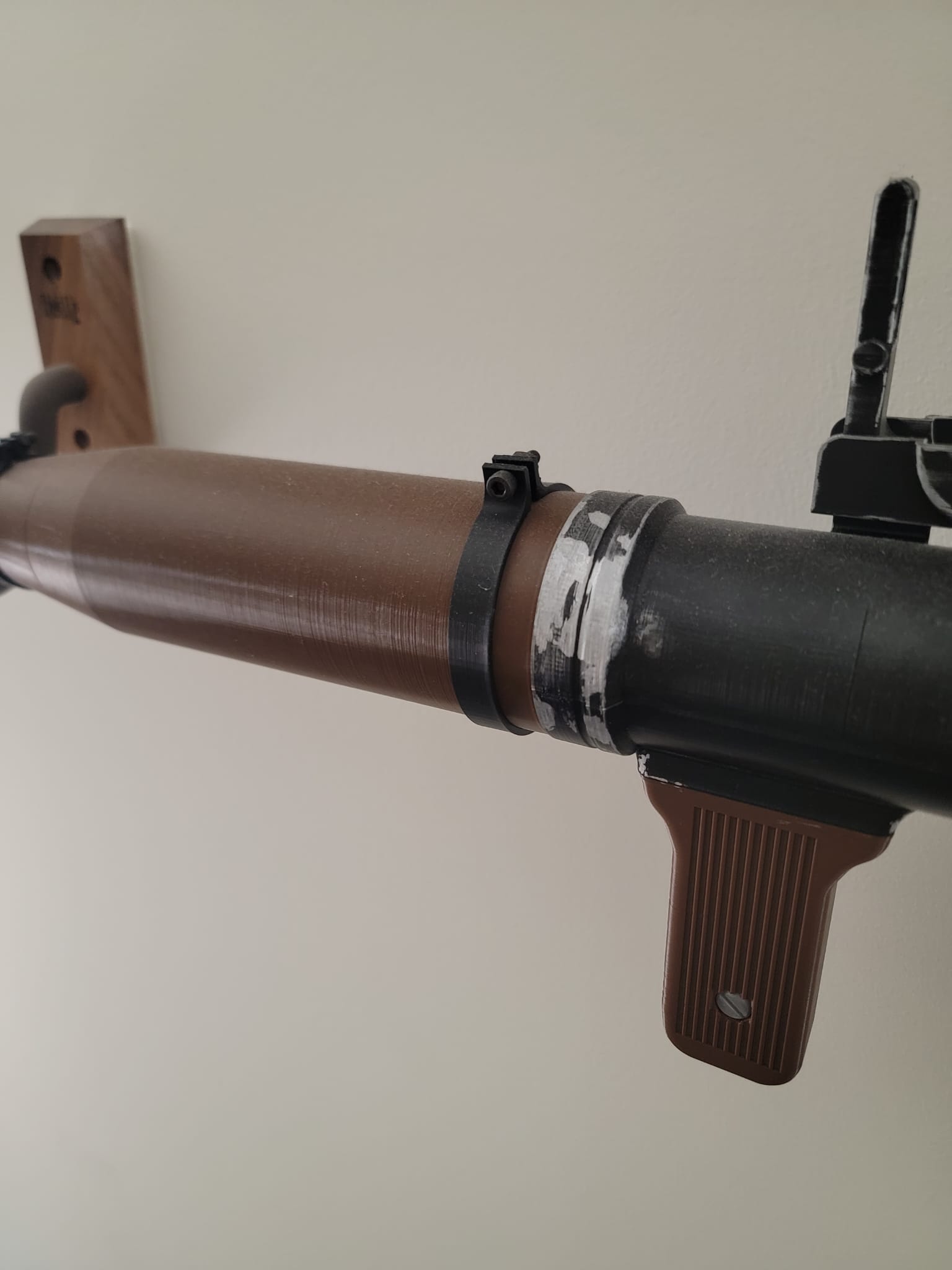 Large RPG Bakelite Clamp - photo 2