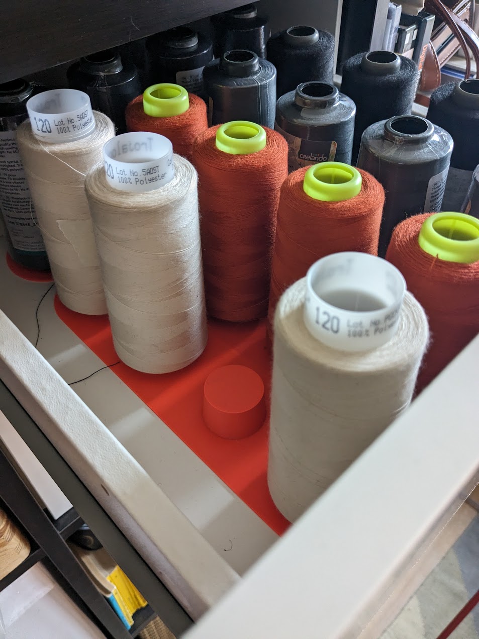 Overlock spool storage - photo 4