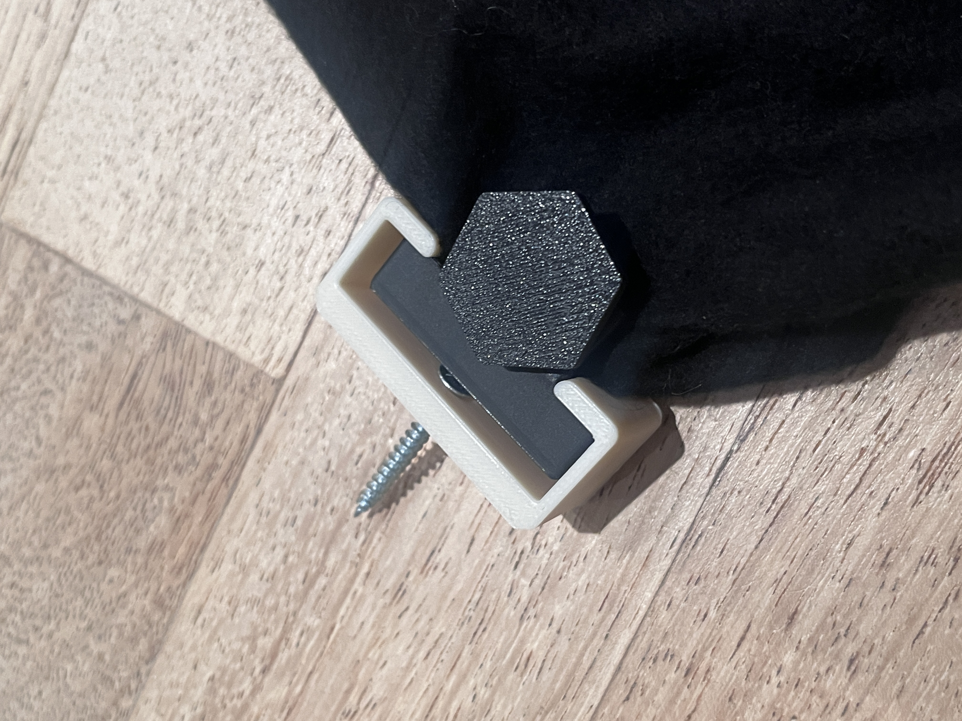 Fabric Clamp w/QR