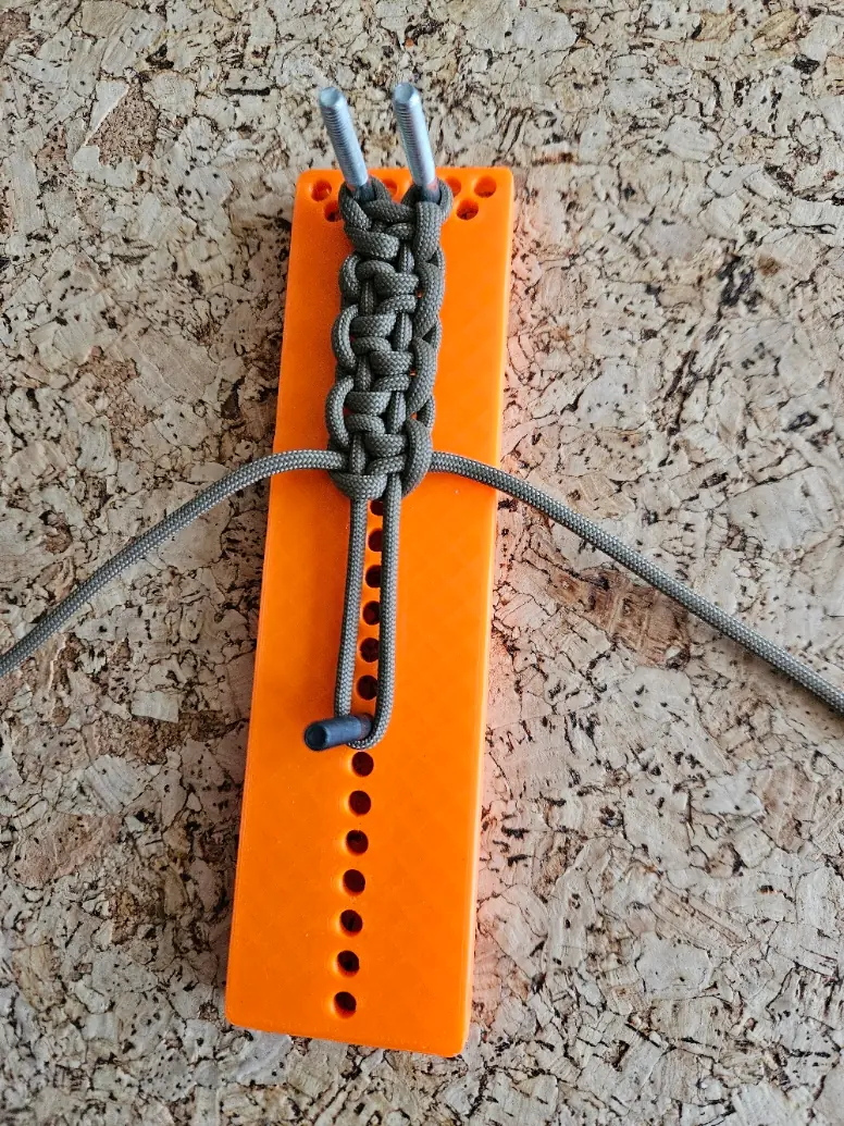 Simple Paracord Knot Jig