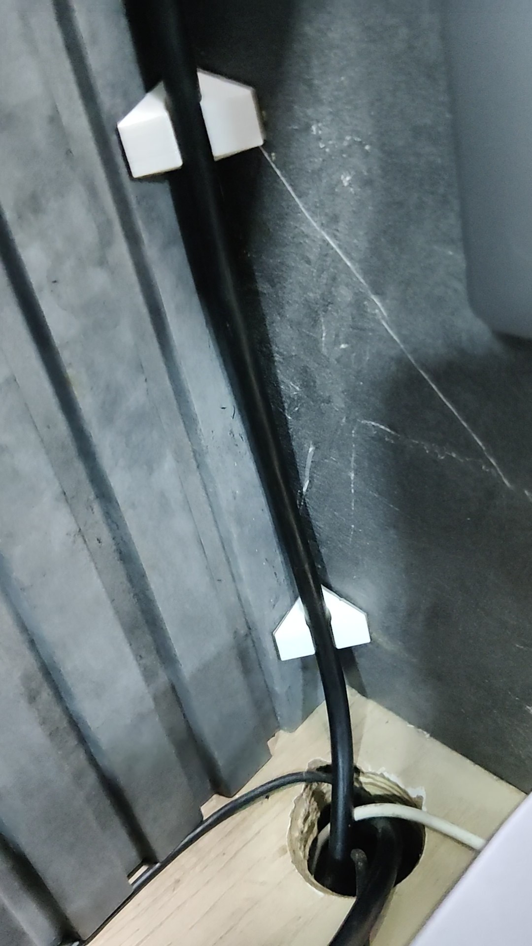 Corner Cable Clip - photo 2
