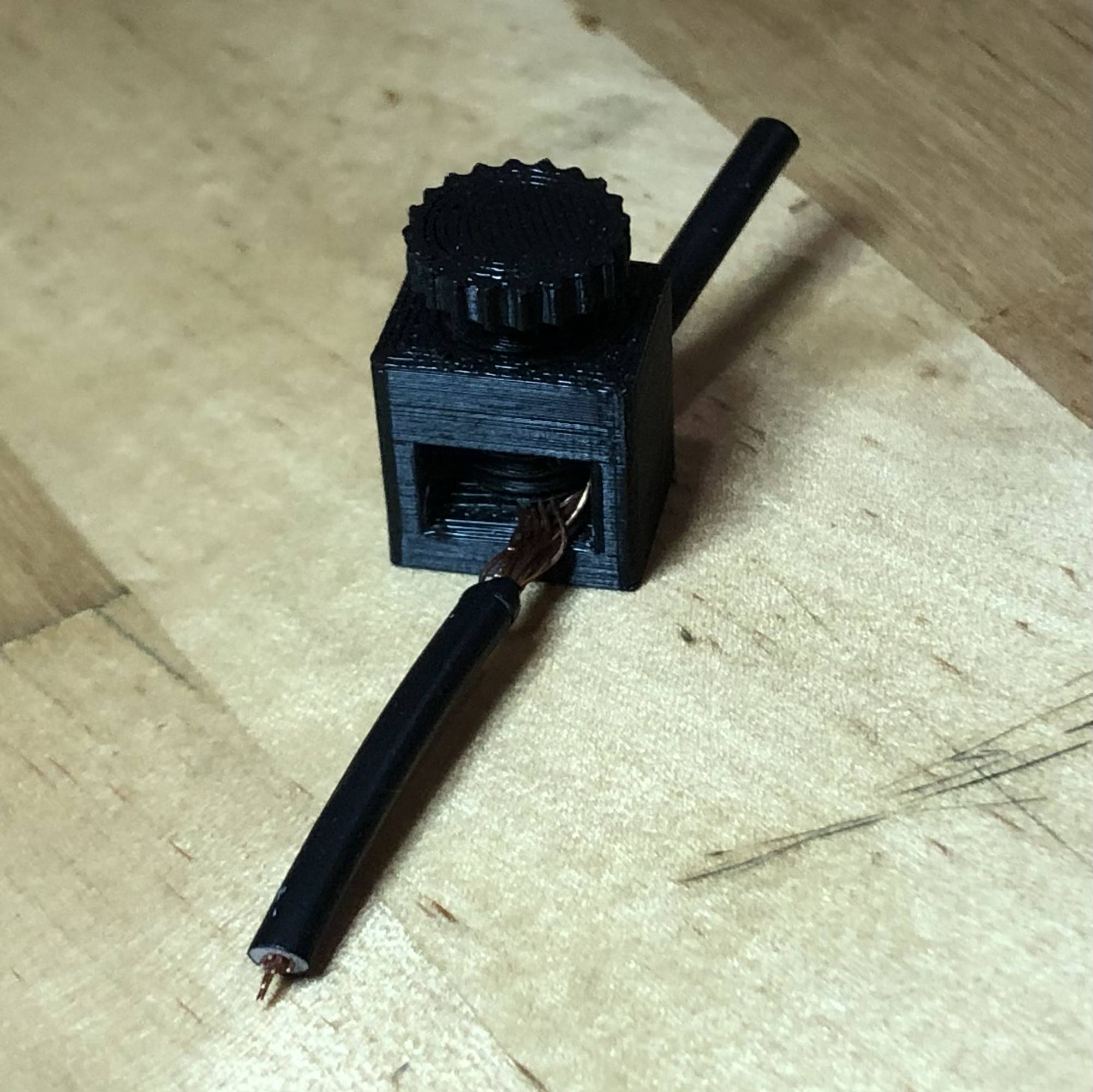 Mini Wire Clamp / Wire holder - photo 2