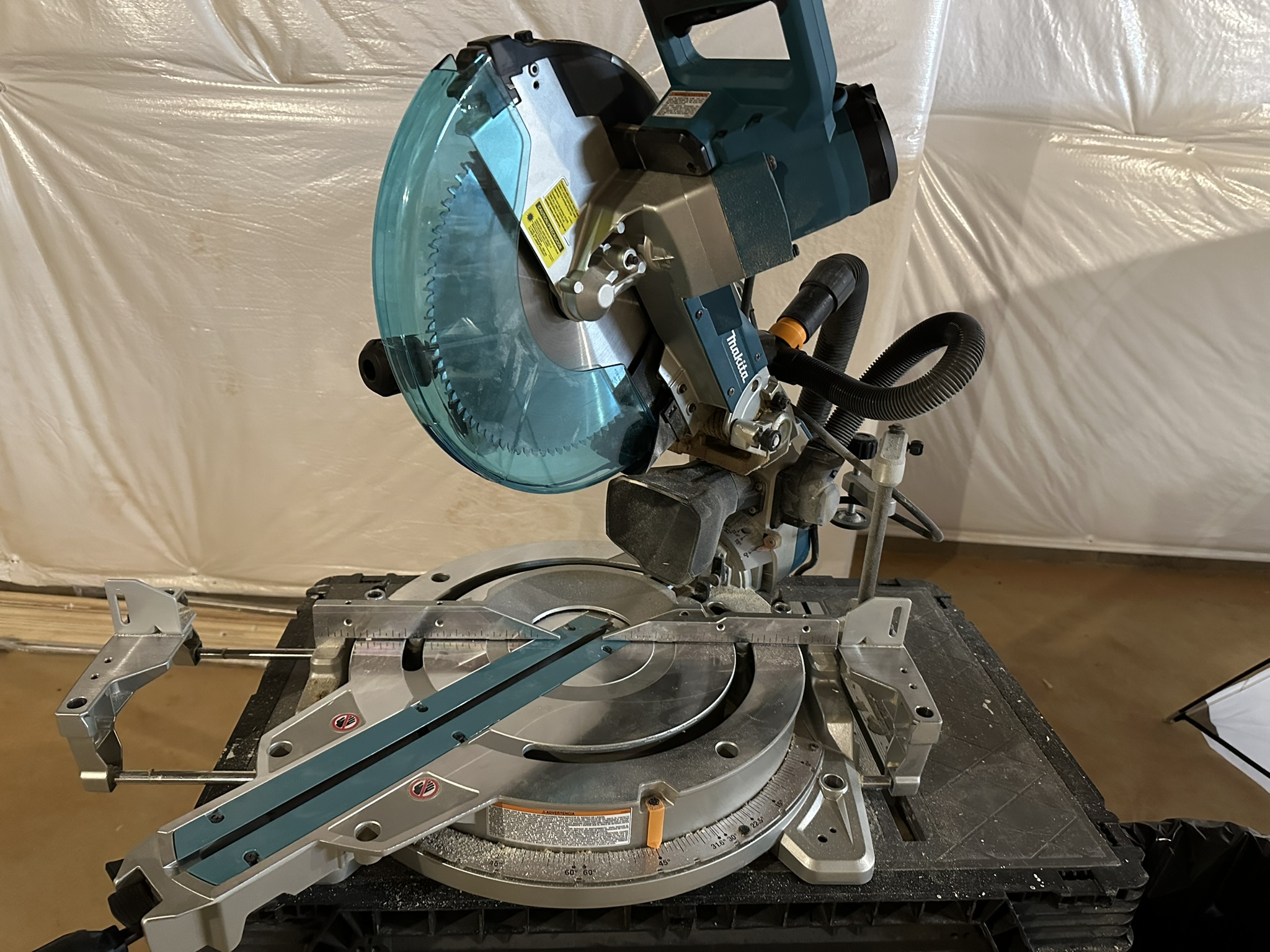 Makita LS1219L miter saw hose adapter - photo 4