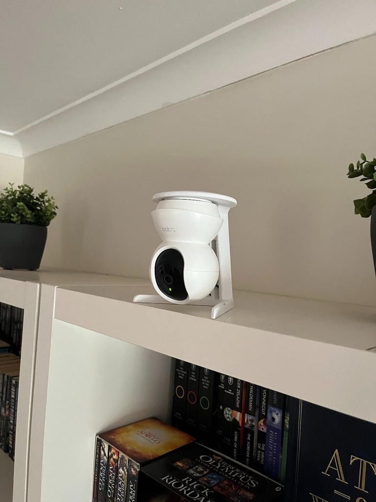 Inverted Camera Mount / Stand for TP-Link Tapo C200