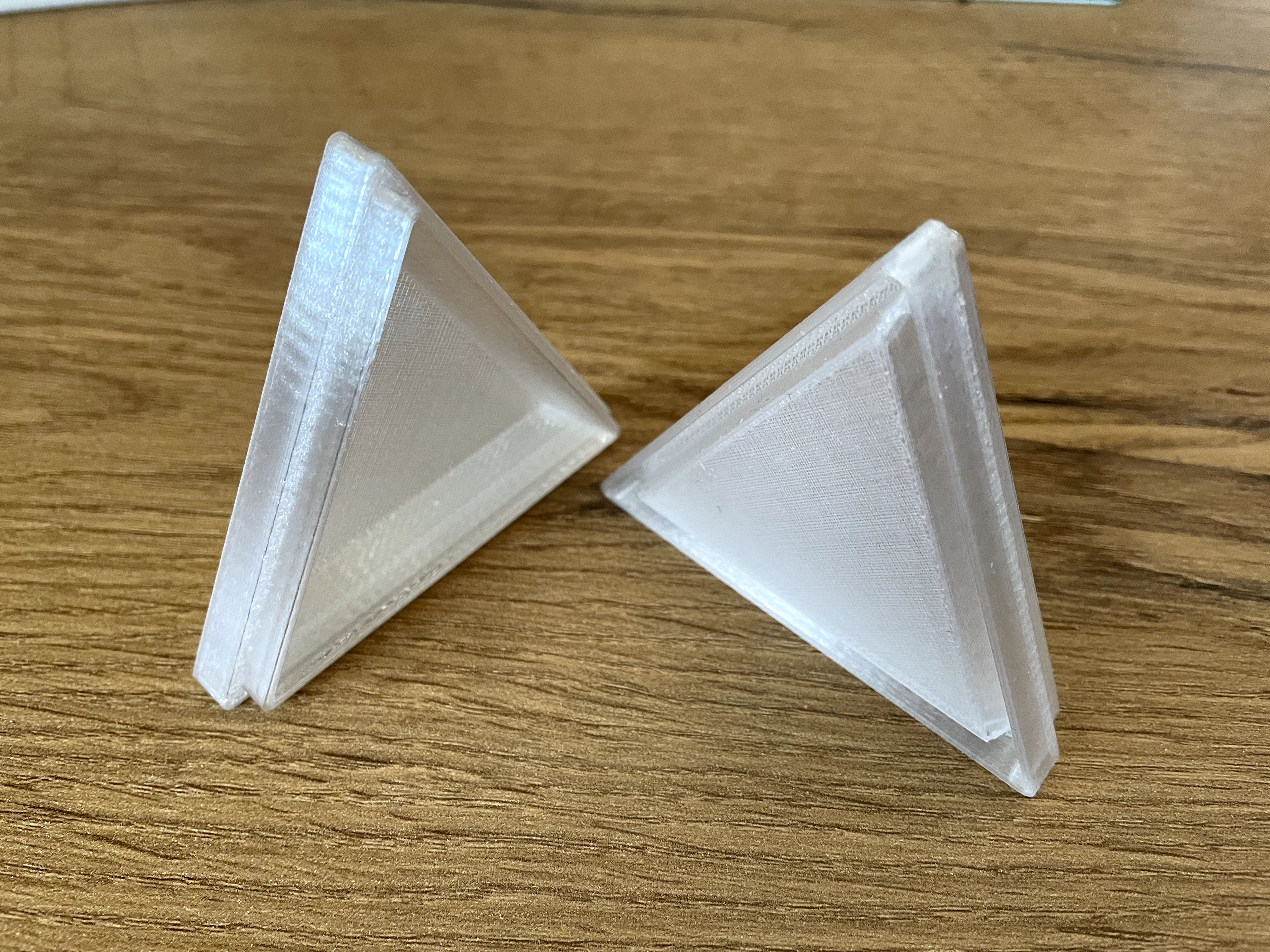 Triangular stackable beading tray - photo 2