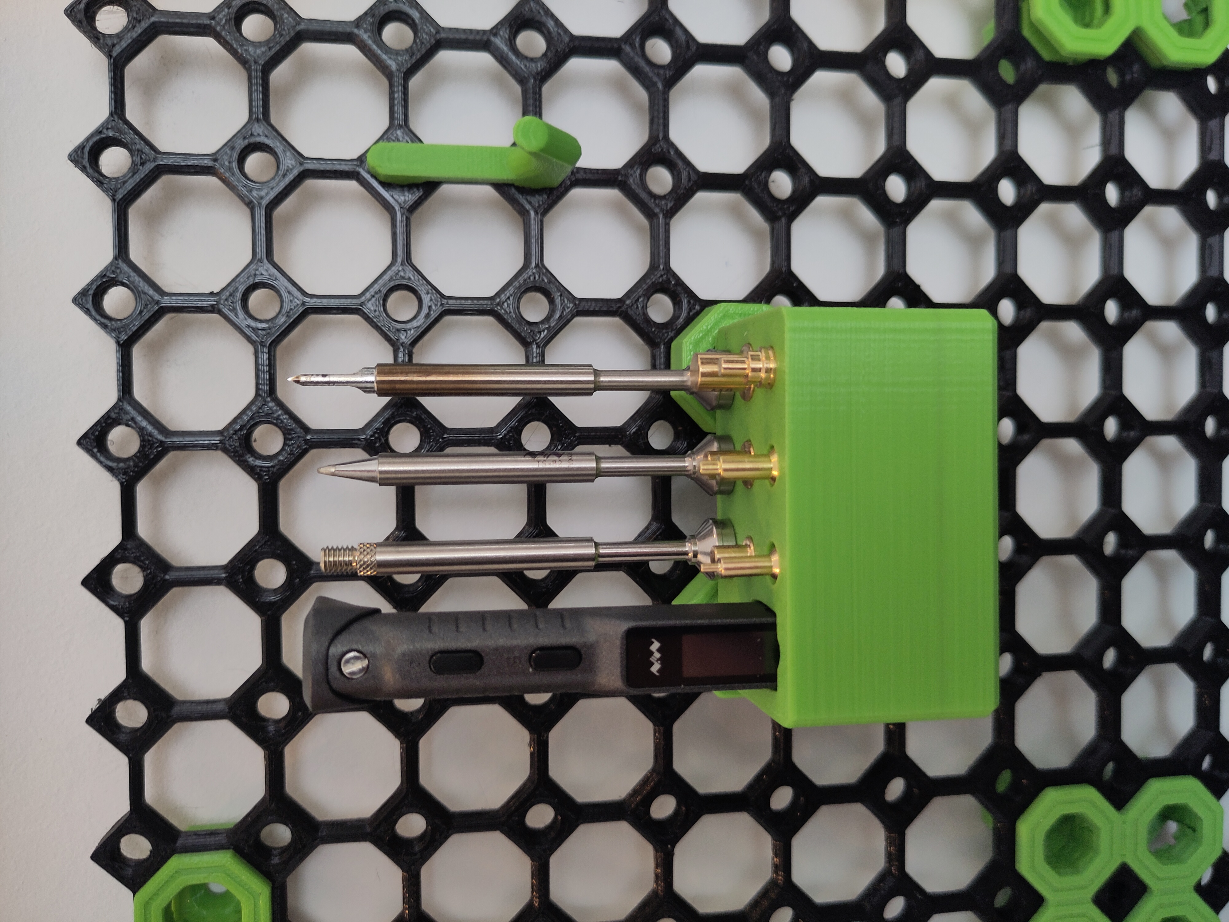 Multiboard holder for TS101 soldering iron and CNC Kitchen tip set - photo 2