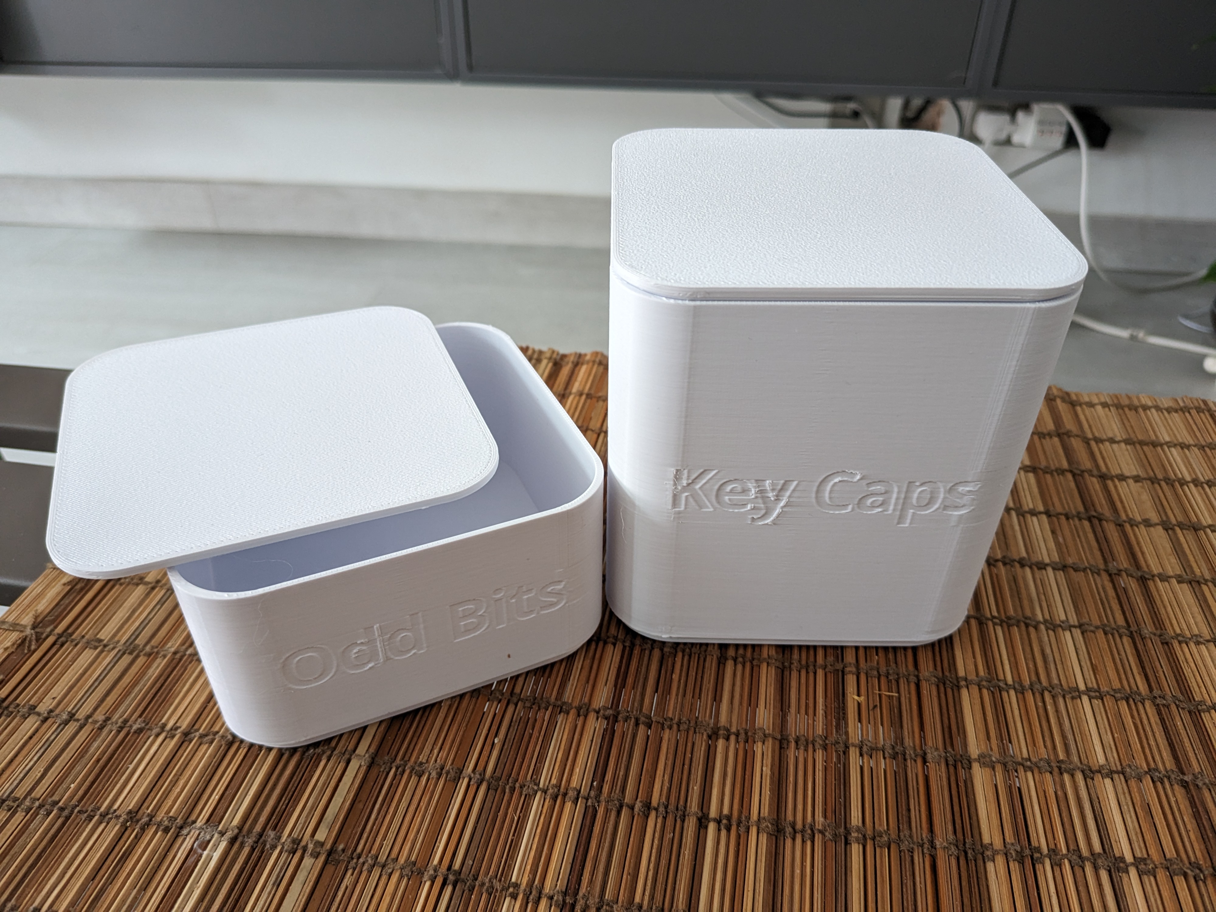 Fully Customizable Stackable Tray/Box with lid, text label and separators. Source code included for personalization. - photo 4