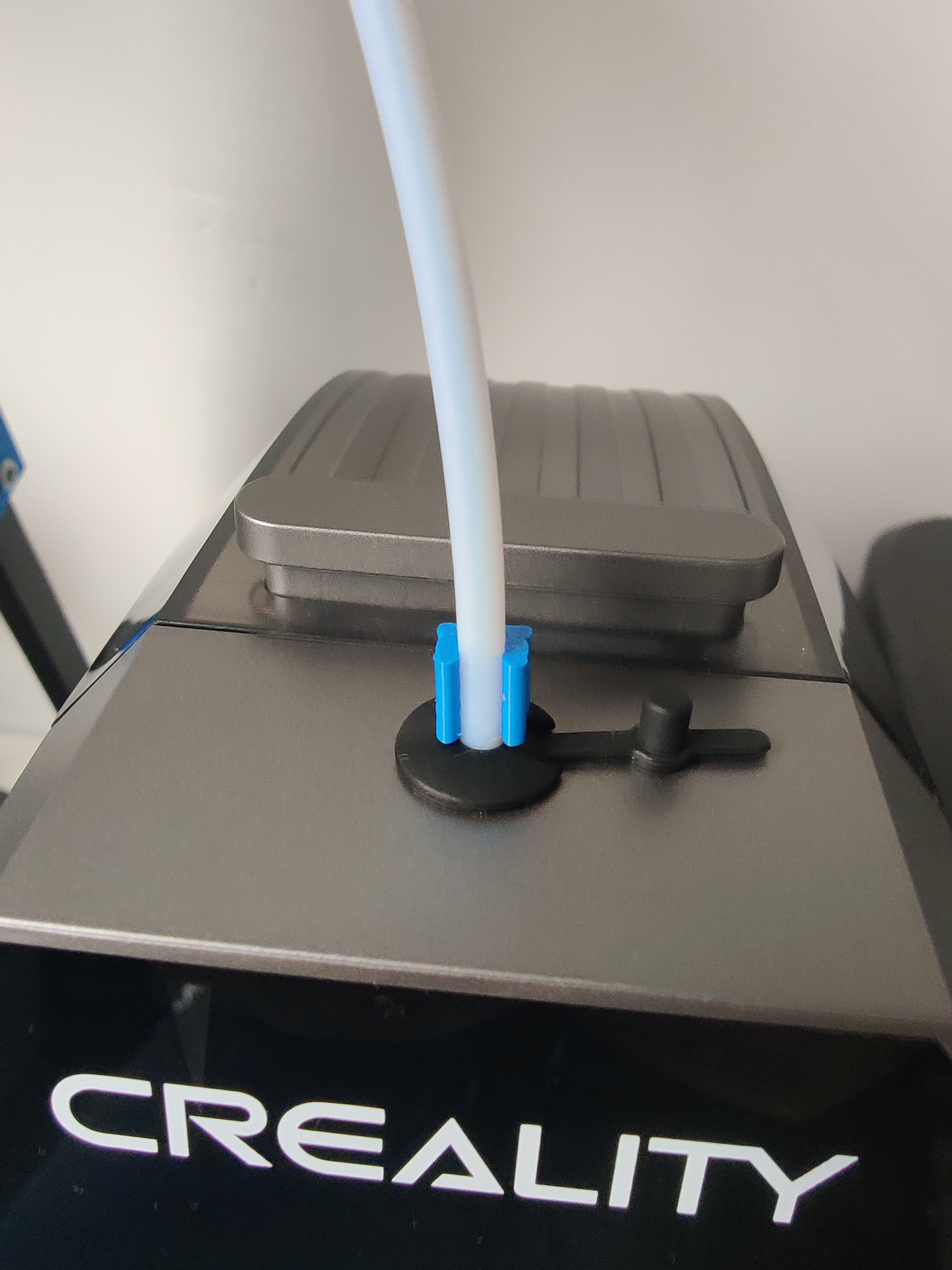 Space pi PTFE tube clip - photo 2