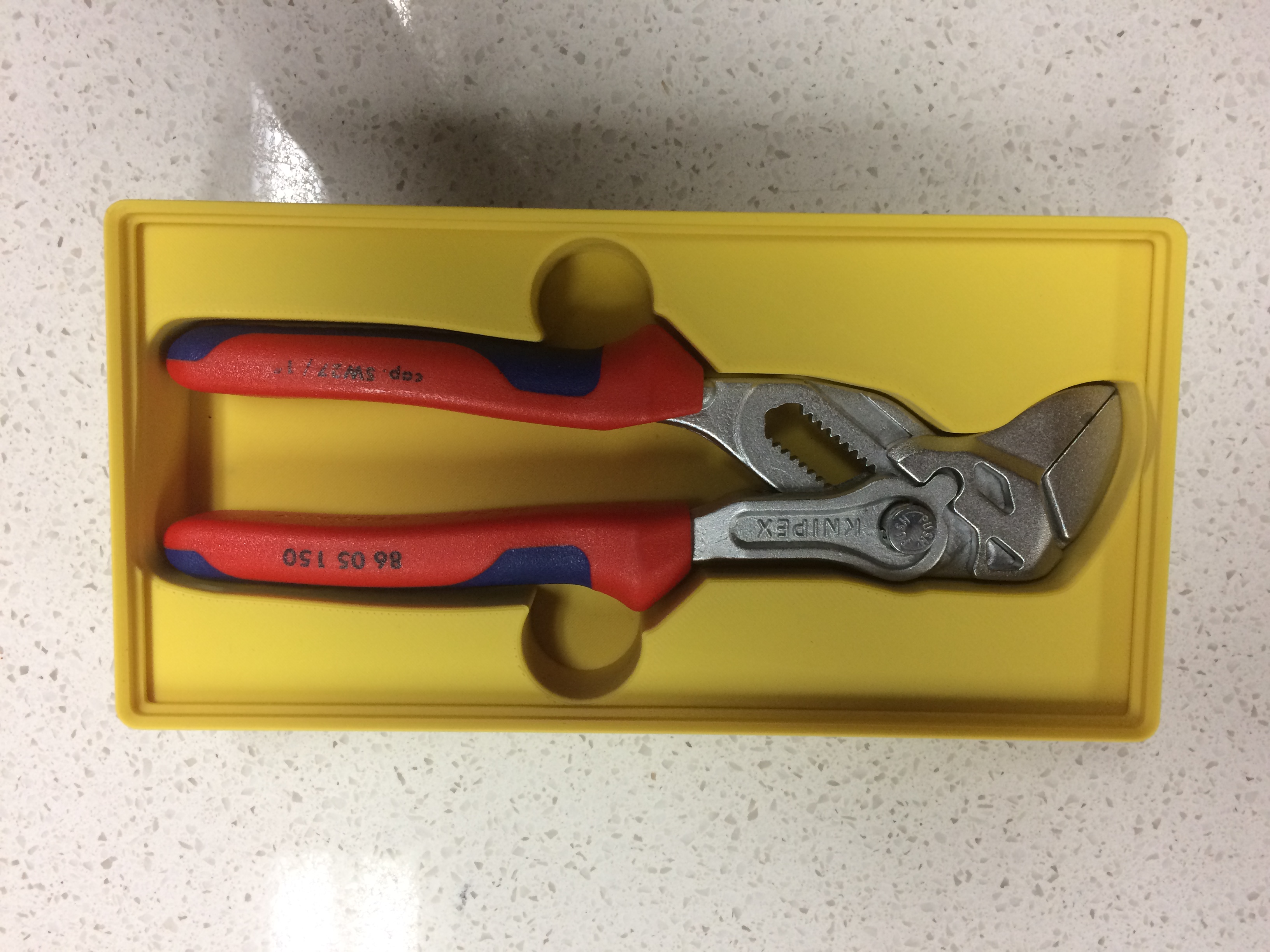 Gridfinity tray for Knipex 150mm Comfort Grip pliers