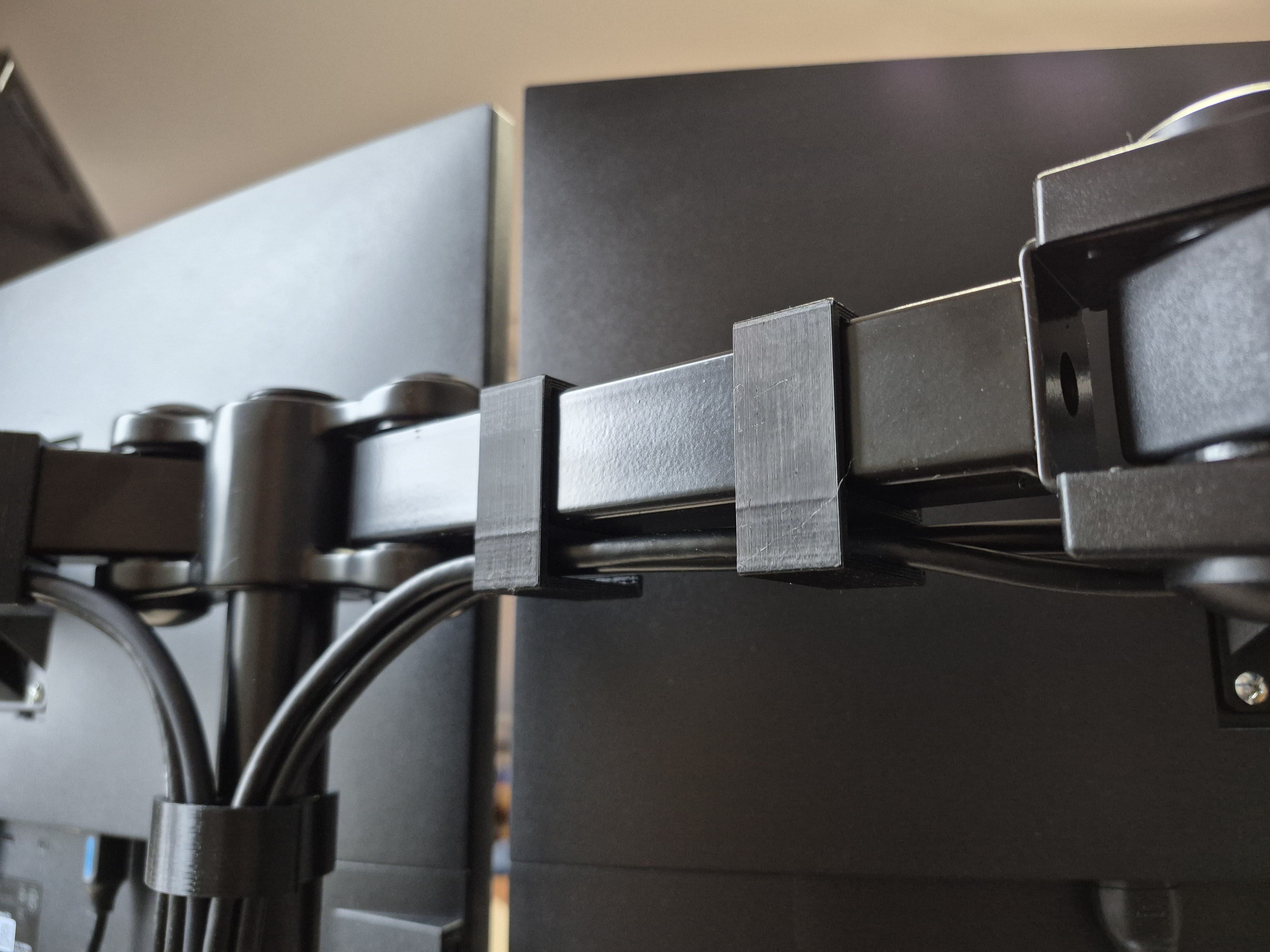 Cable Clip for Monitor Stand (20x30 or 30x30mm profile) - photo 2