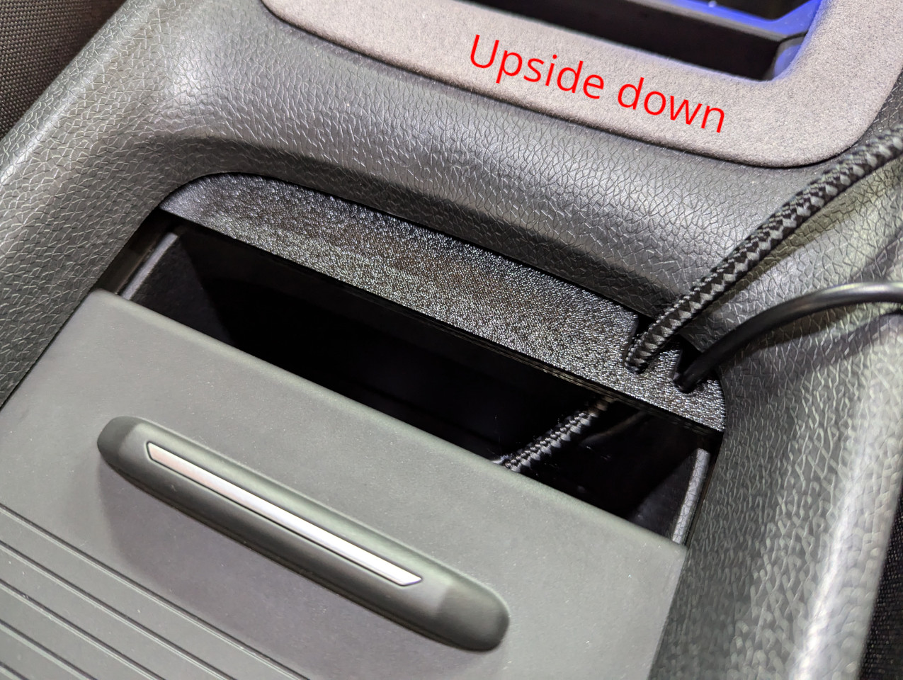 VW ID.3 USB cable management - Improved version - photo 2