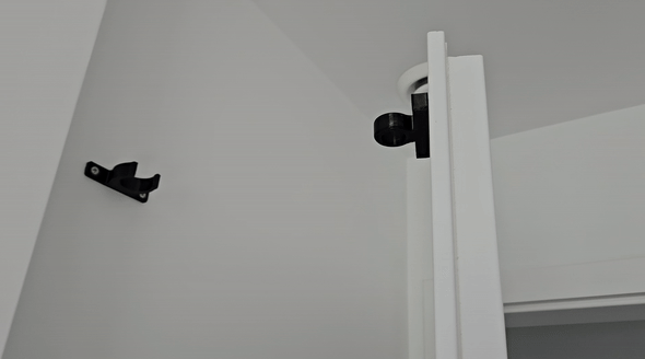 Snap door holder - photo 2