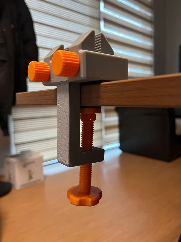 Mini desk clamp