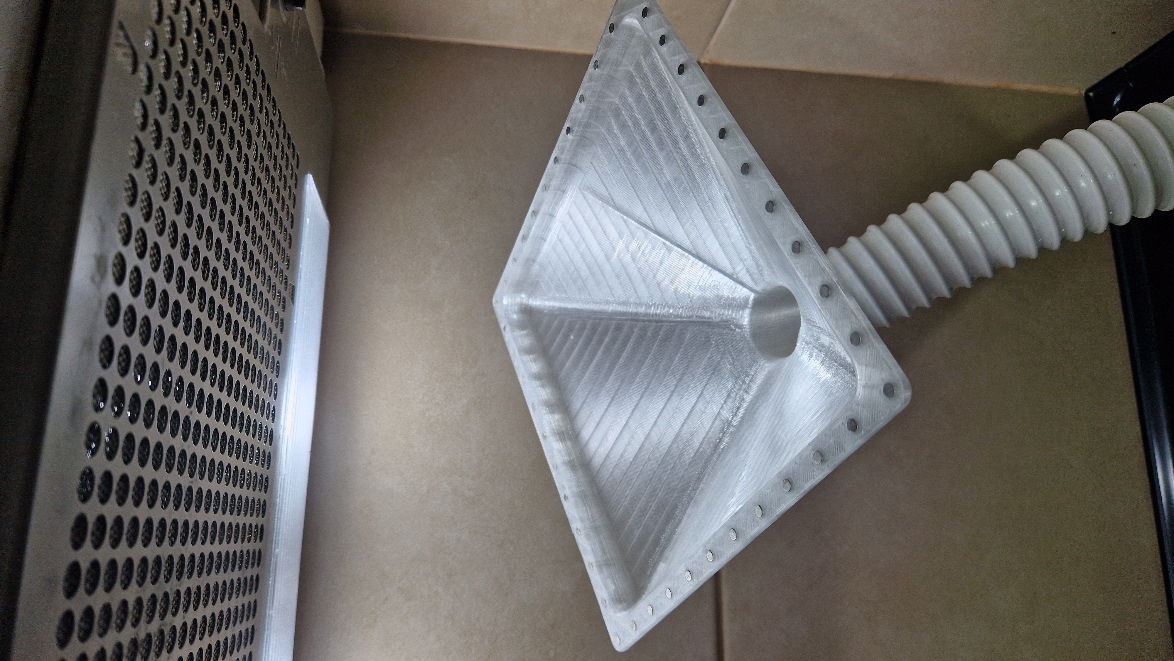Magnetic Kitchen Hood Exhaust Funnel for 3D Printer Venting - photo 2