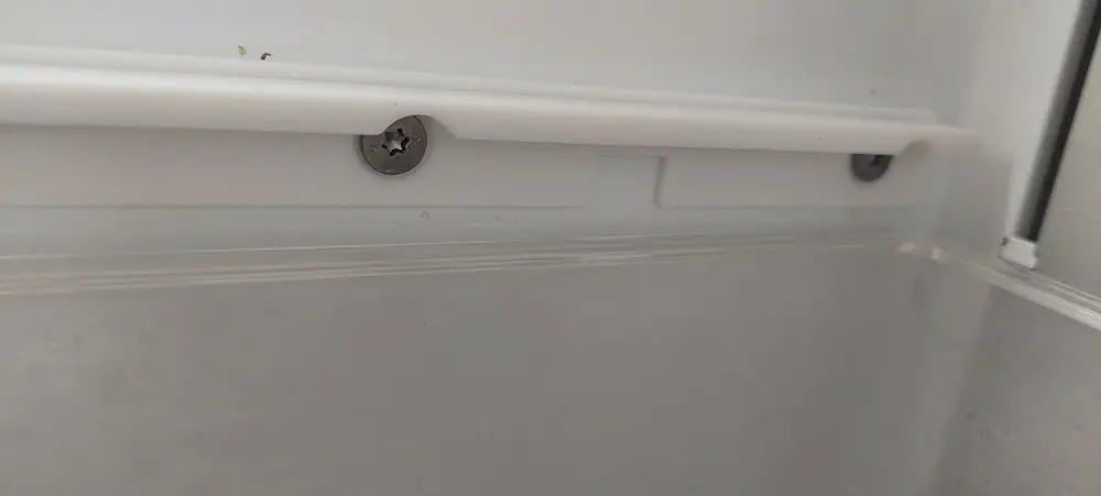 Miele K 2902 Vi Fridge part 11062990 or part 11062800 that holds the glass shelf