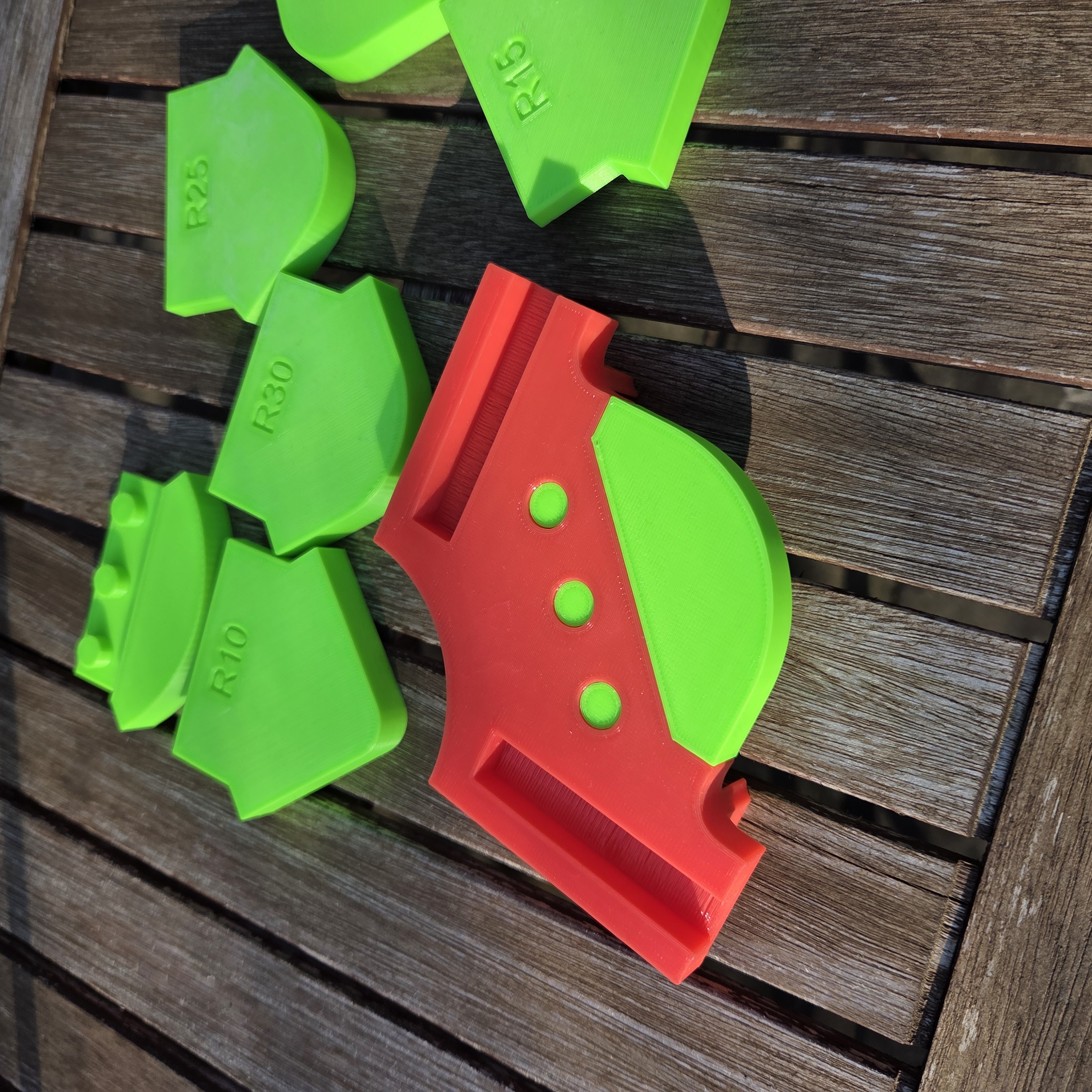 Router Radius Jig with Interchangeable Templates – Corner Rounding Tool / Radius Frässchablone - photo 3