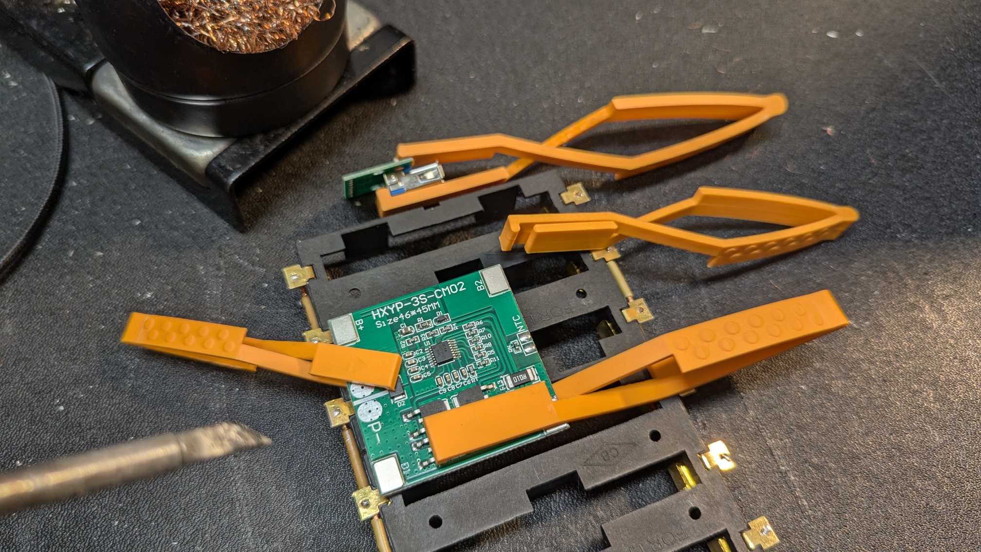 Soldering Clamp Reverse Tweezer (experimental, WIP) - photo 2