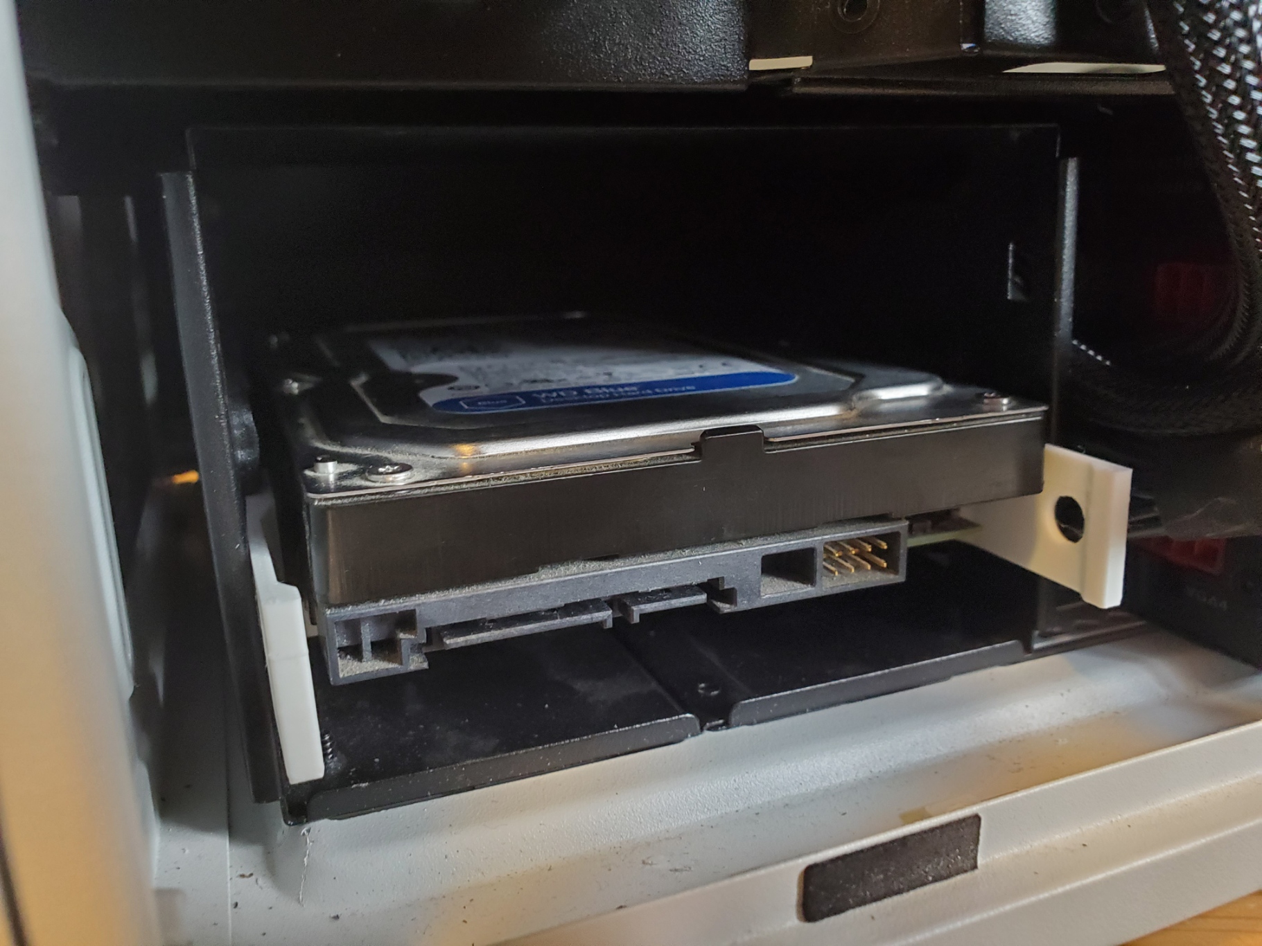 Fractal Design Meshify C HDD tray - photo 3