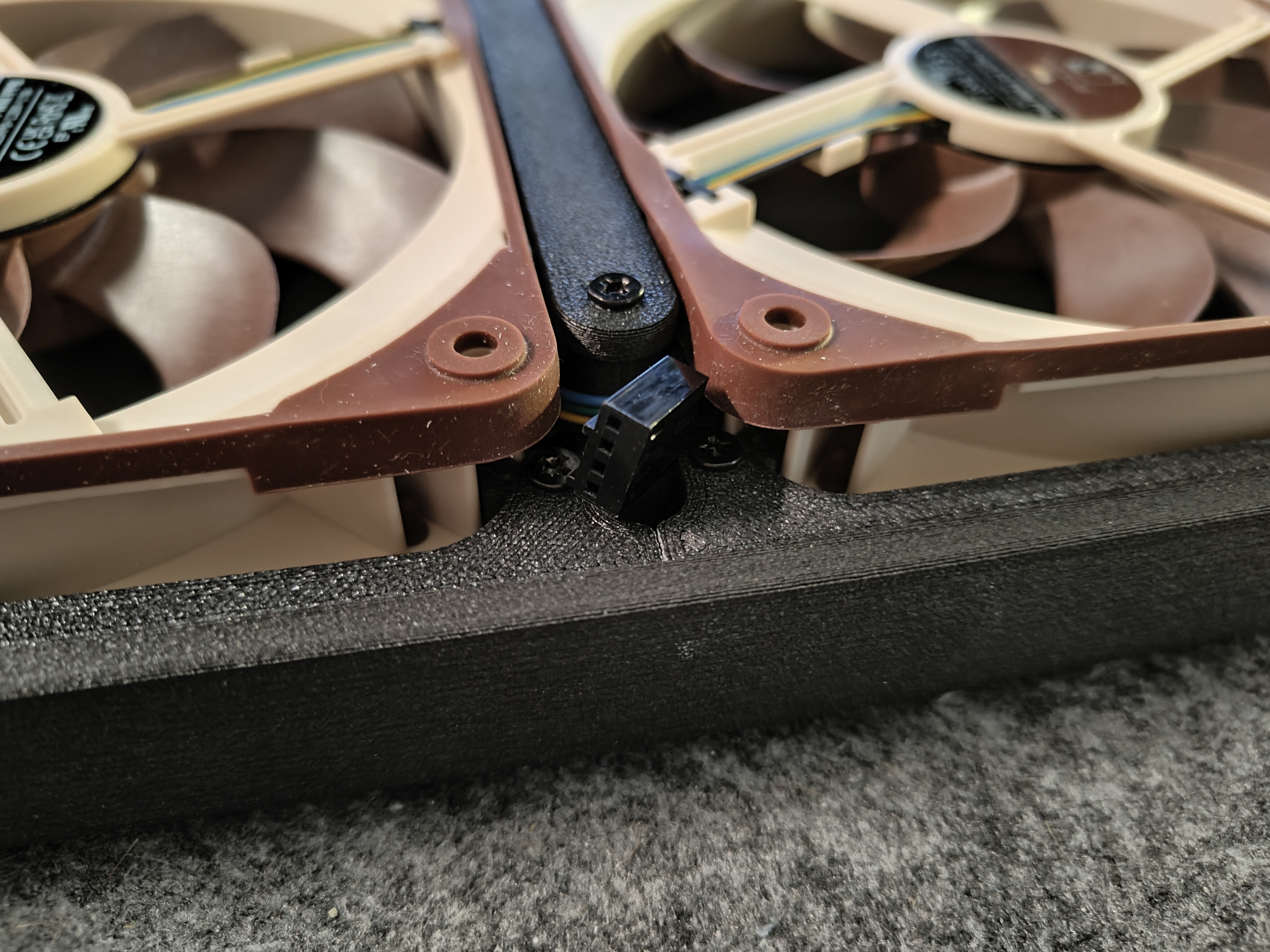 Jonsbo N5 Front 140mm Fan Mount - photo 3