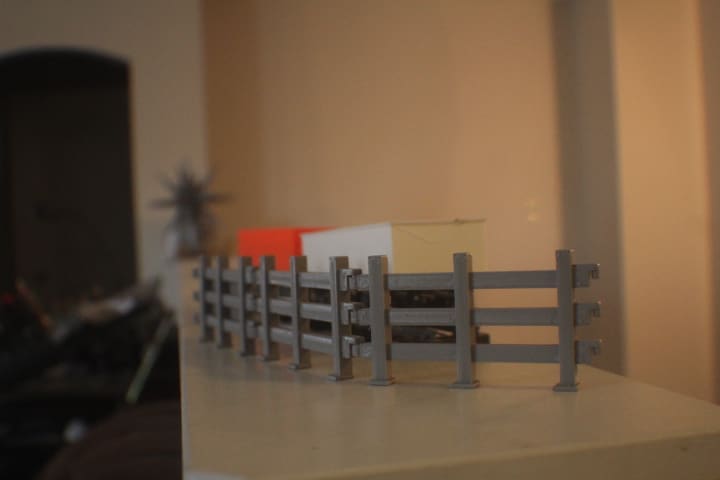 Fence for model train