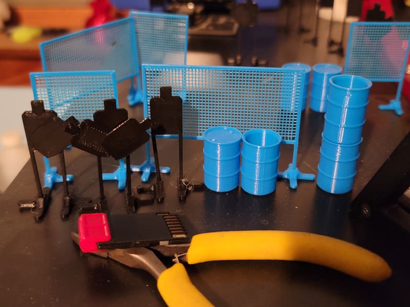 Miniature IPSC range models.